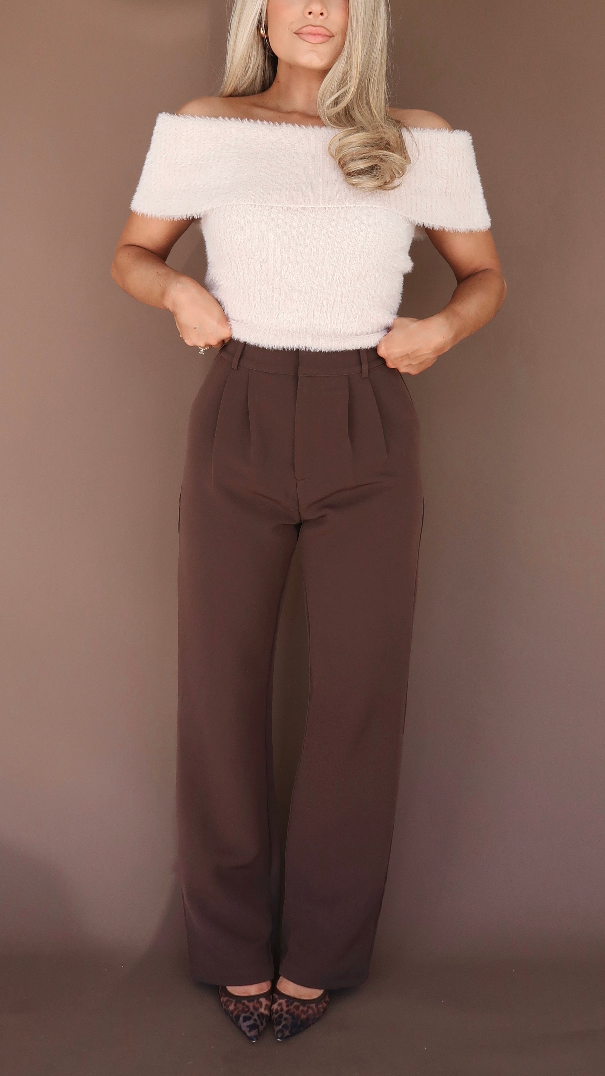 HIGH-WAISTED BROWN PLEATED TROUSER PANT