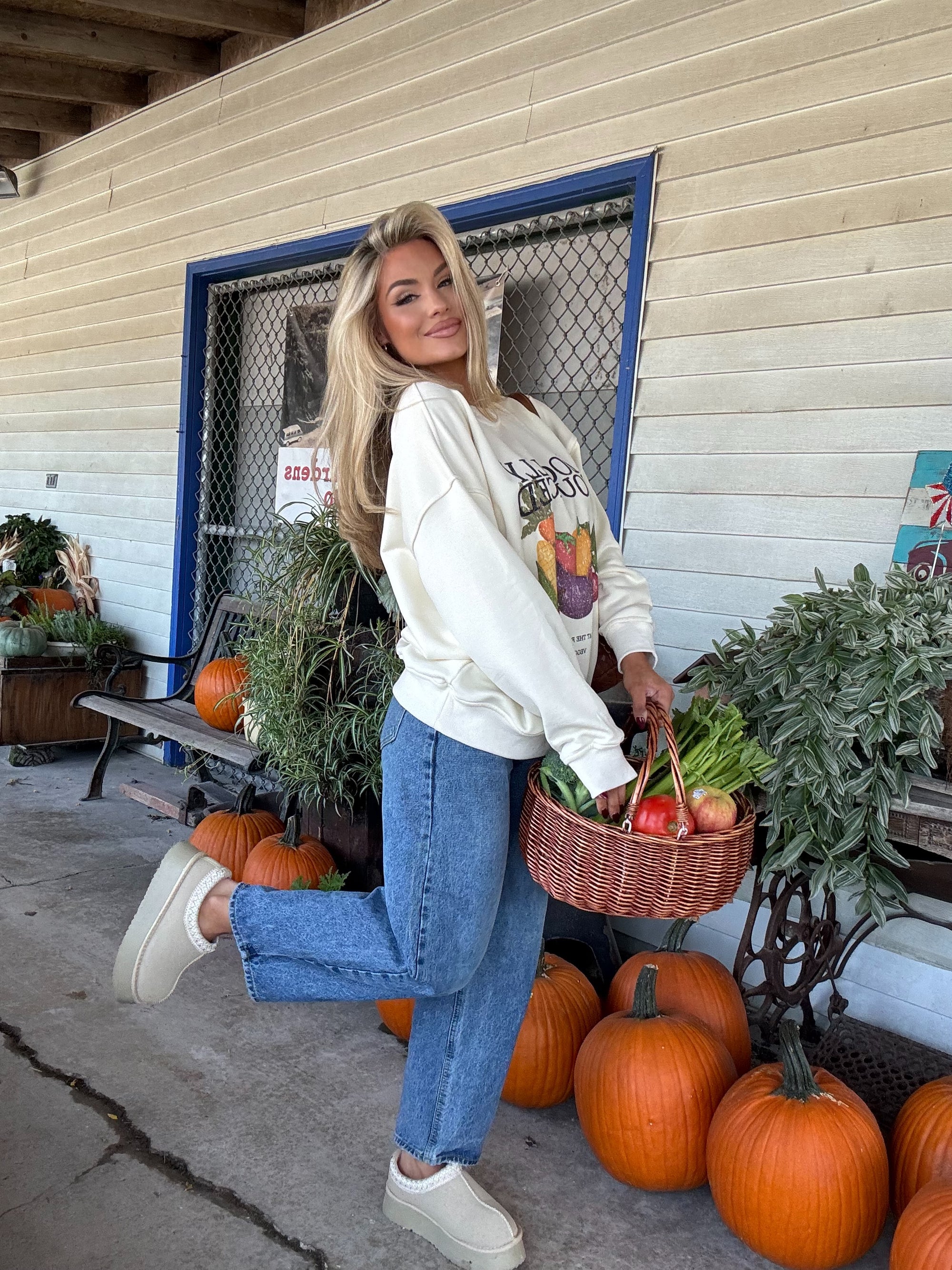 LOCALLY SOURCED FARMERS MARKET CREWNECK