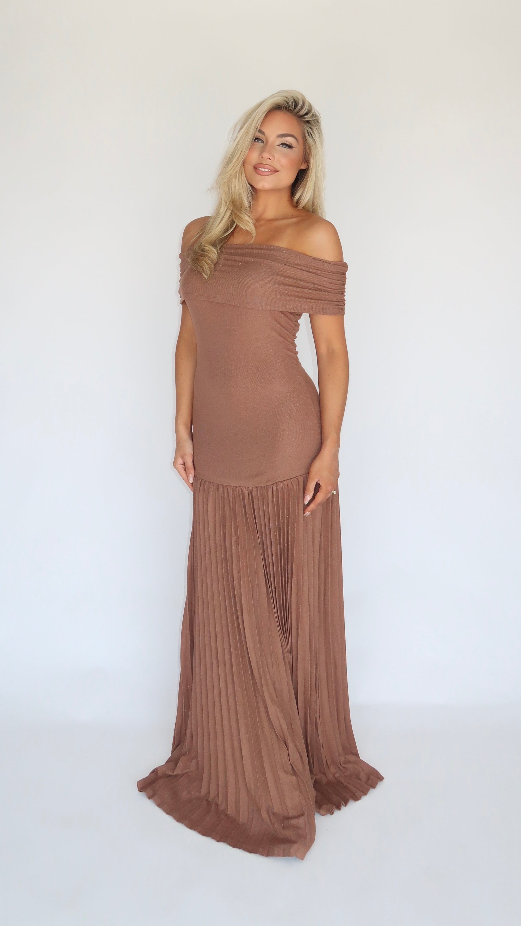 CHEYANNA OFF THE SHOULDER MAXI DRESS