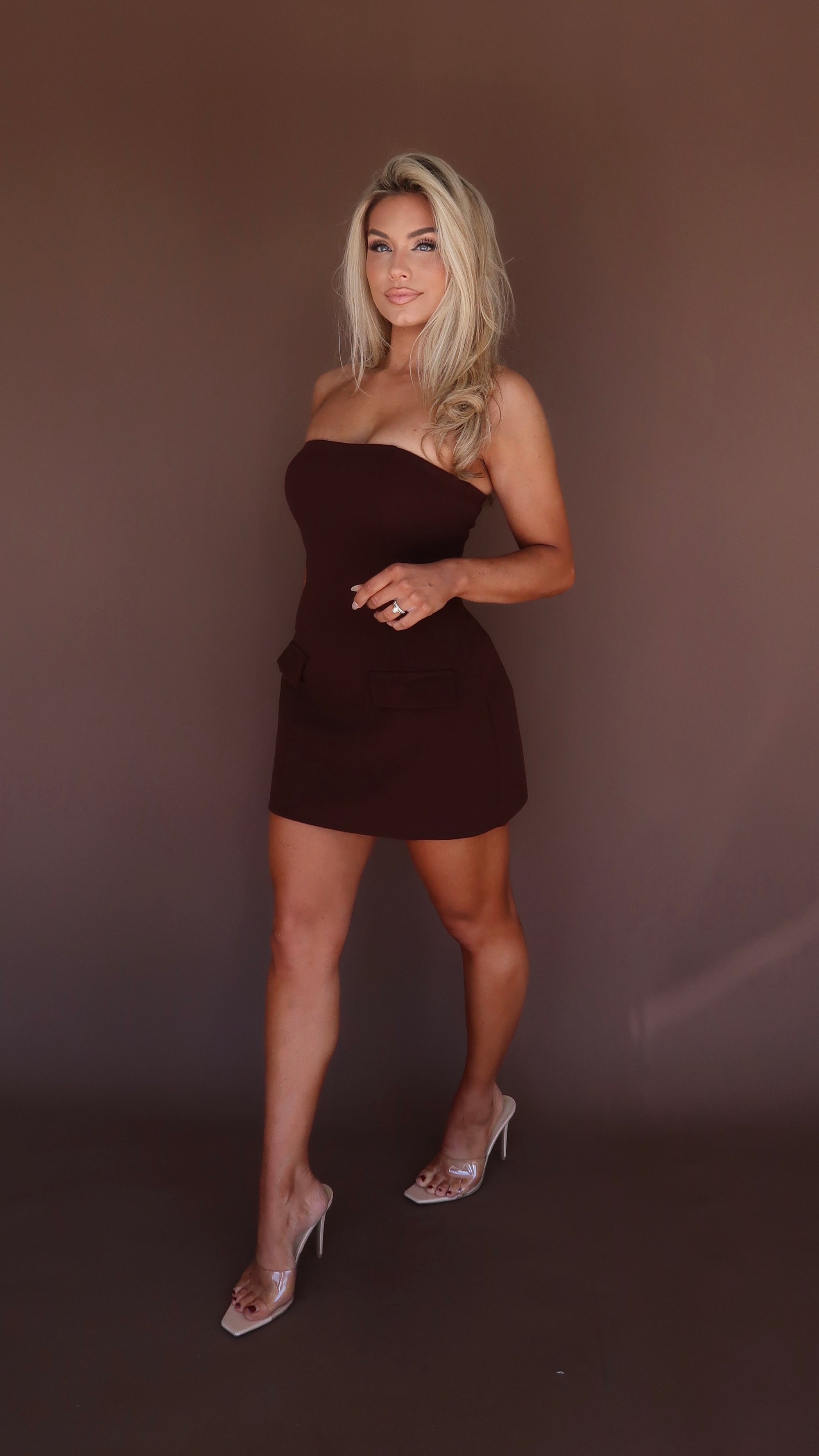 KAIA BROWN STRAPLESS MINI DRESS