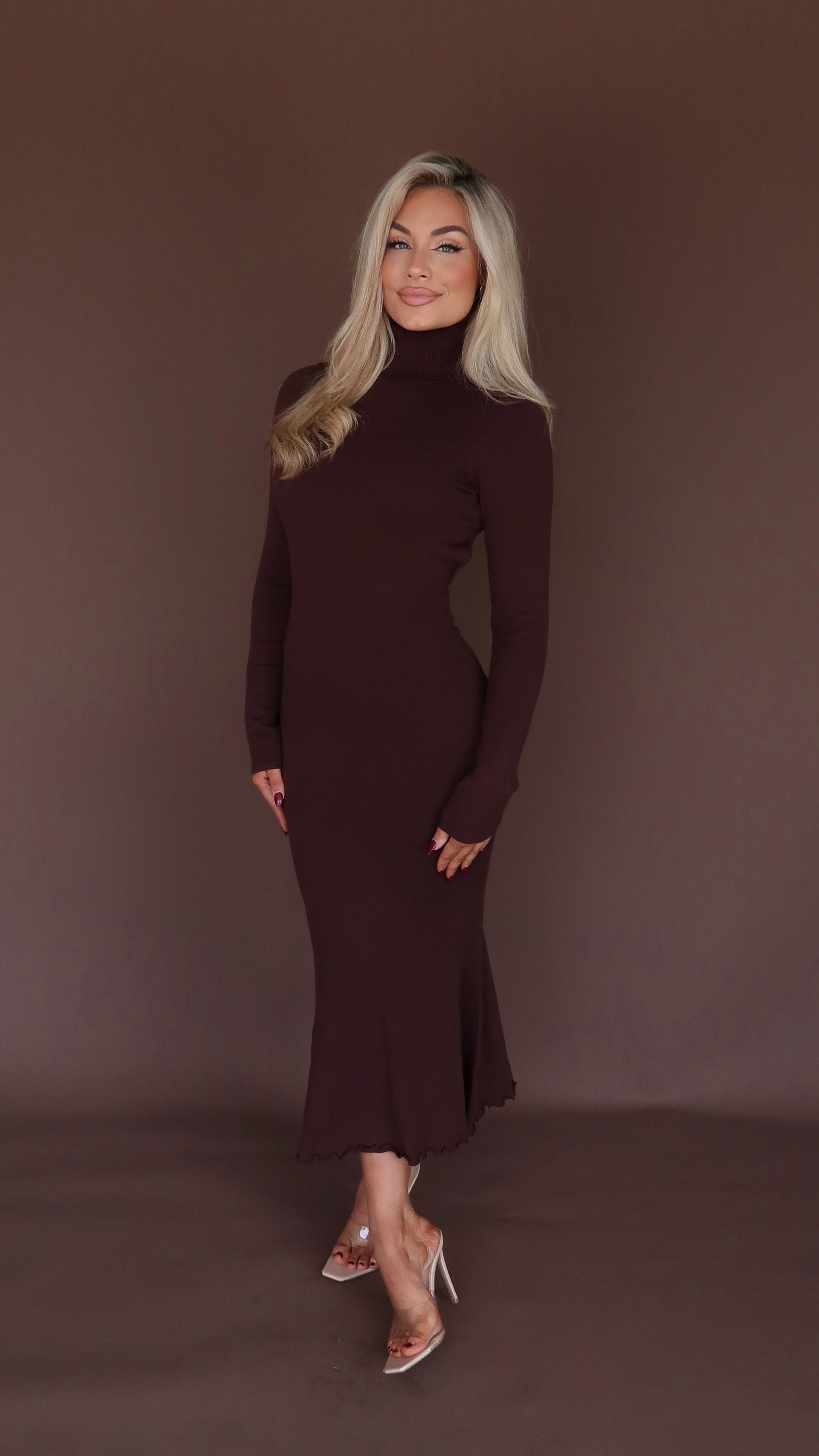 WILLOW CUTOUT MAXI DRESS CHOCOLATE