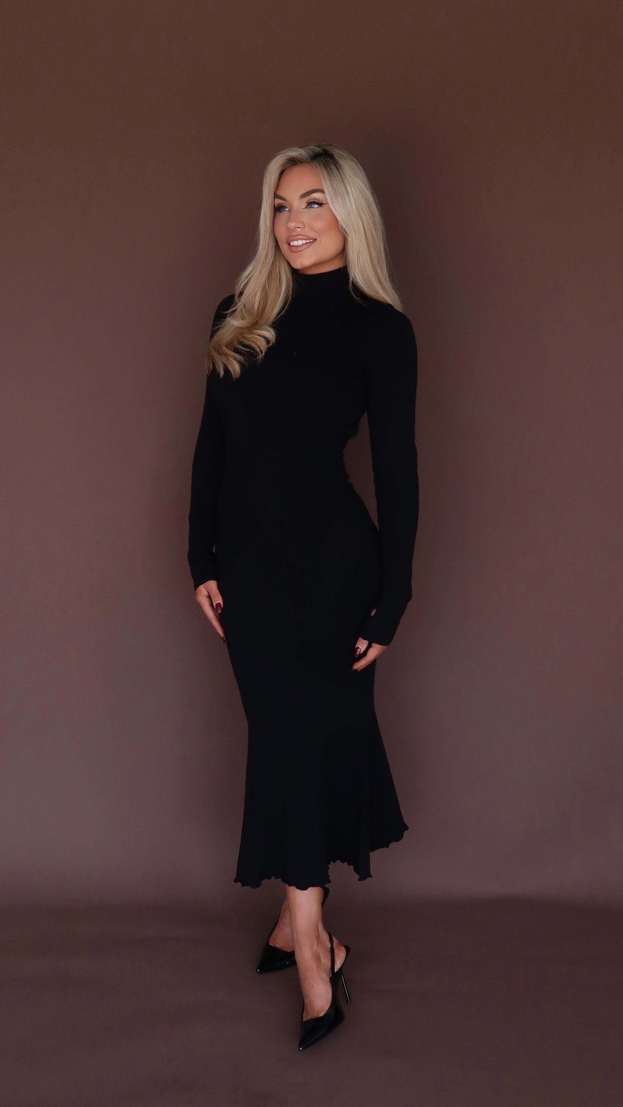 WILLOW CUTOUT MAXI DRESS BLACK