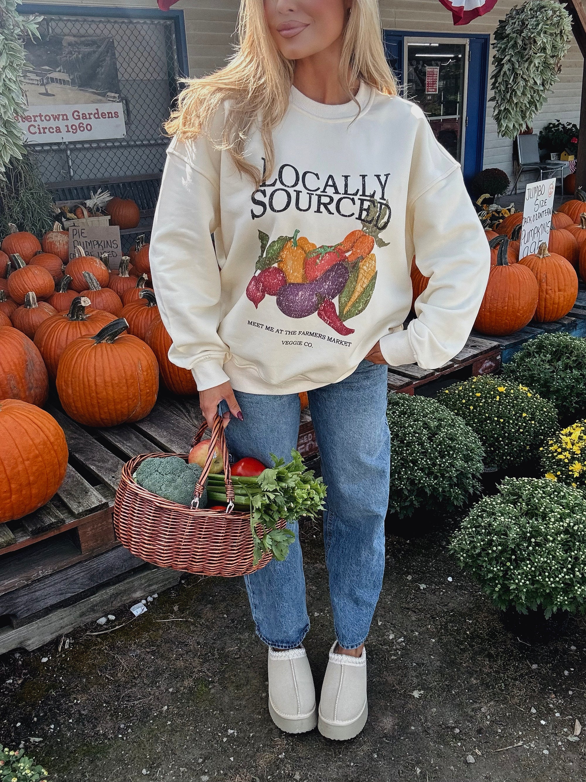 LOCALLY SOURCED FARMERS MARKET CREWNECK
