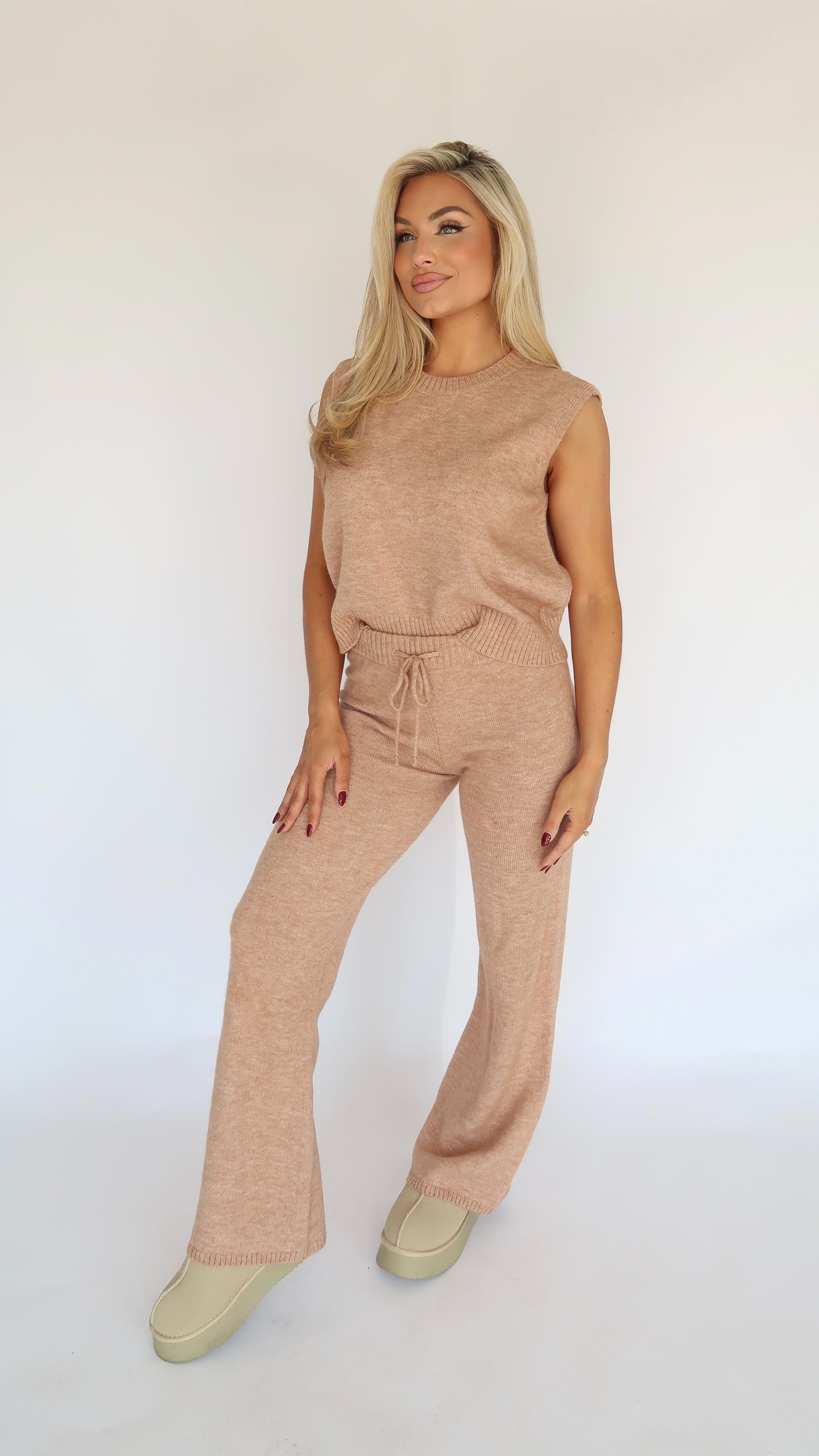LATTE KNIT VEST TOP