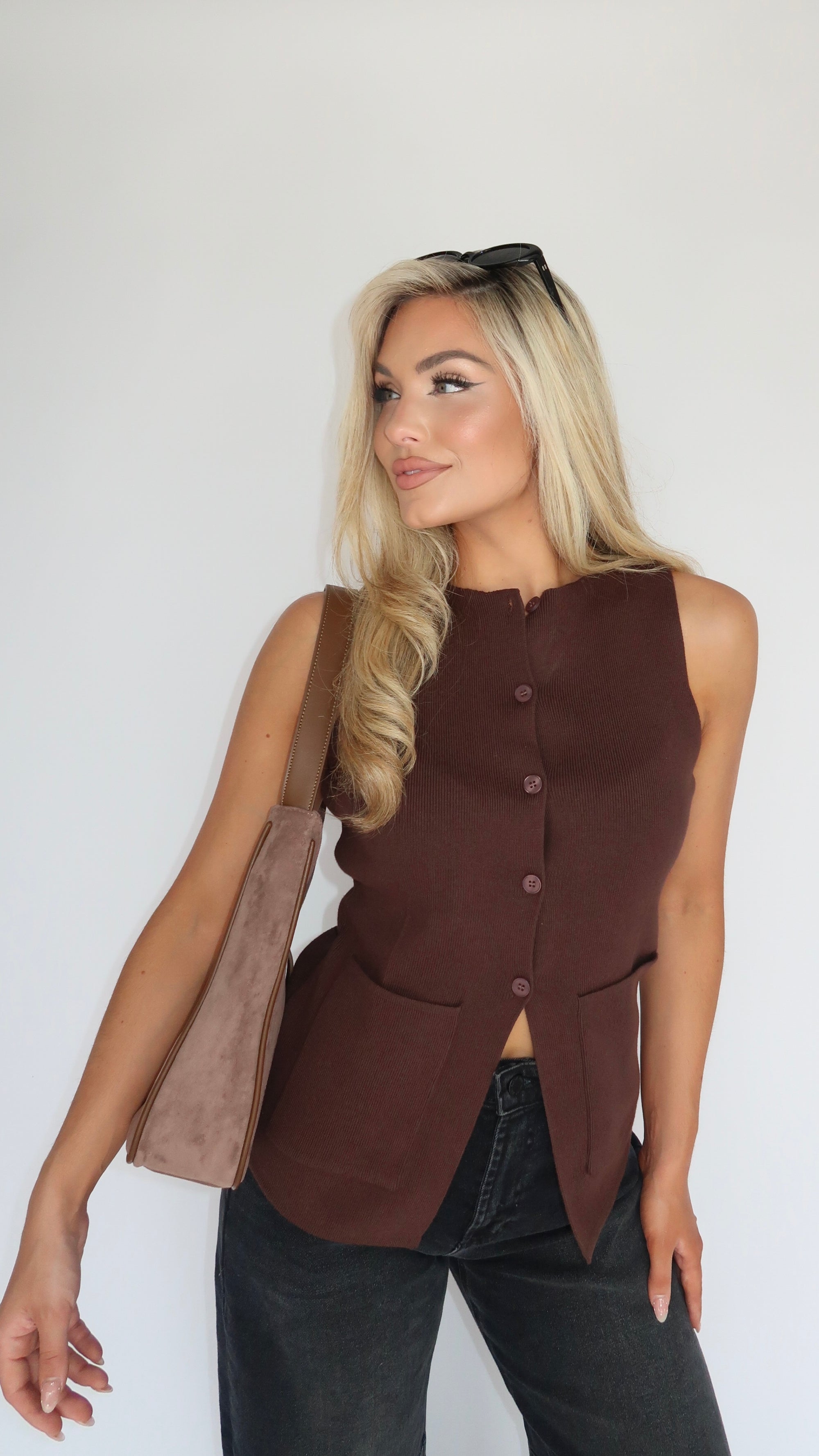SPICE SPLIT V-HEM SWEATER TOP