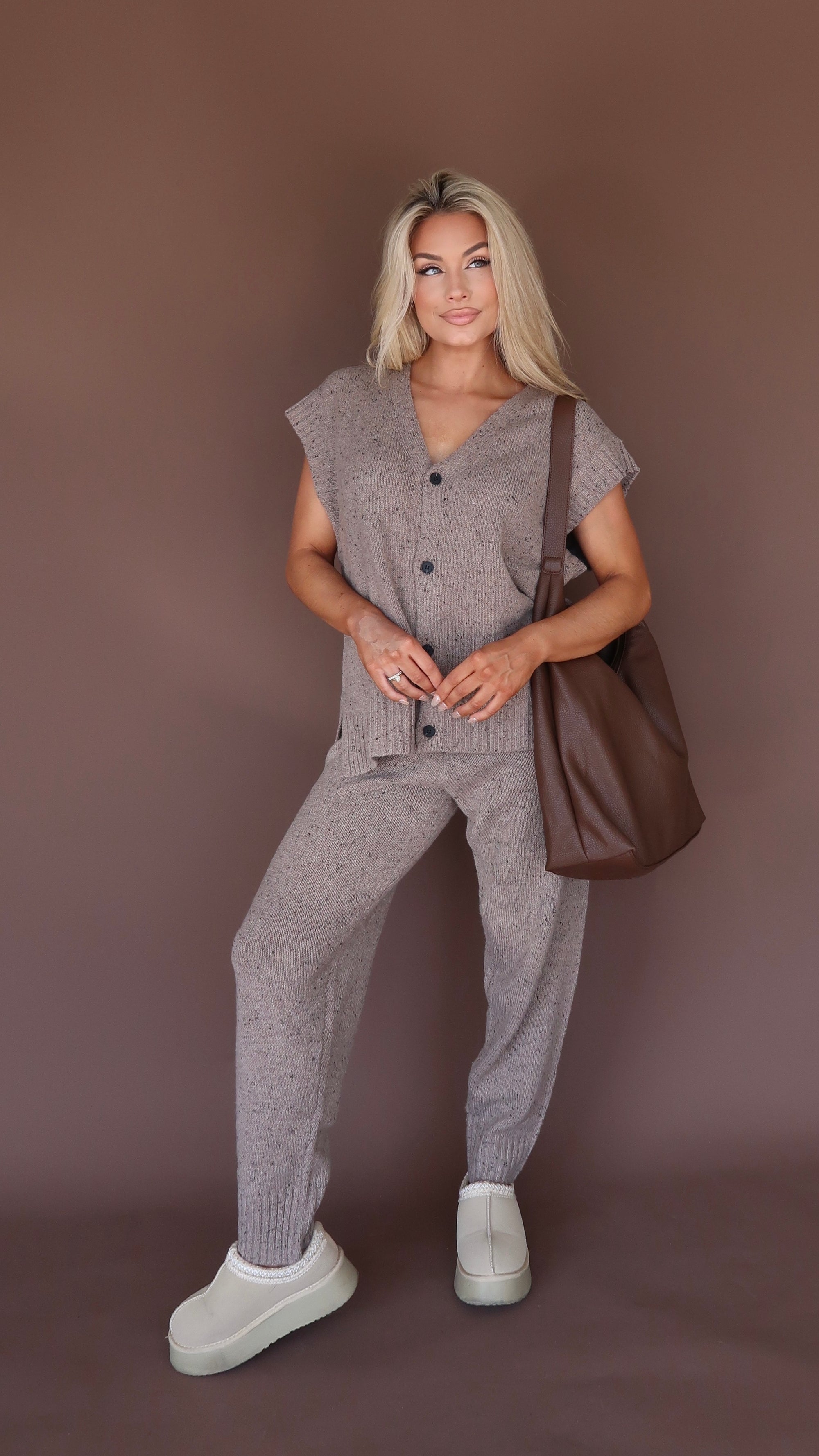 LODGE SWEATER TOP TAUPE