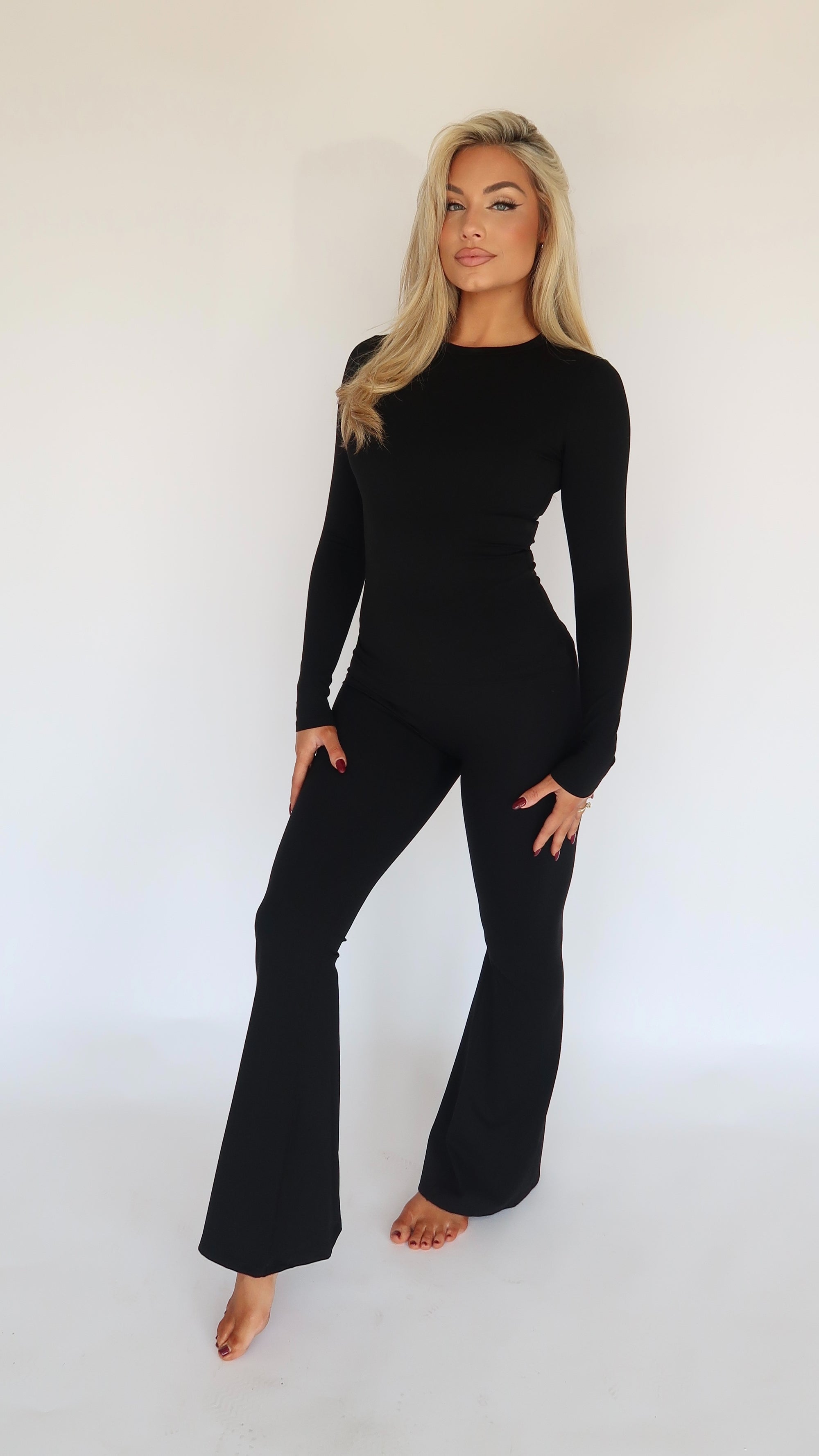 PERFORMANCE FITTED LONG SLEEVE BLACK