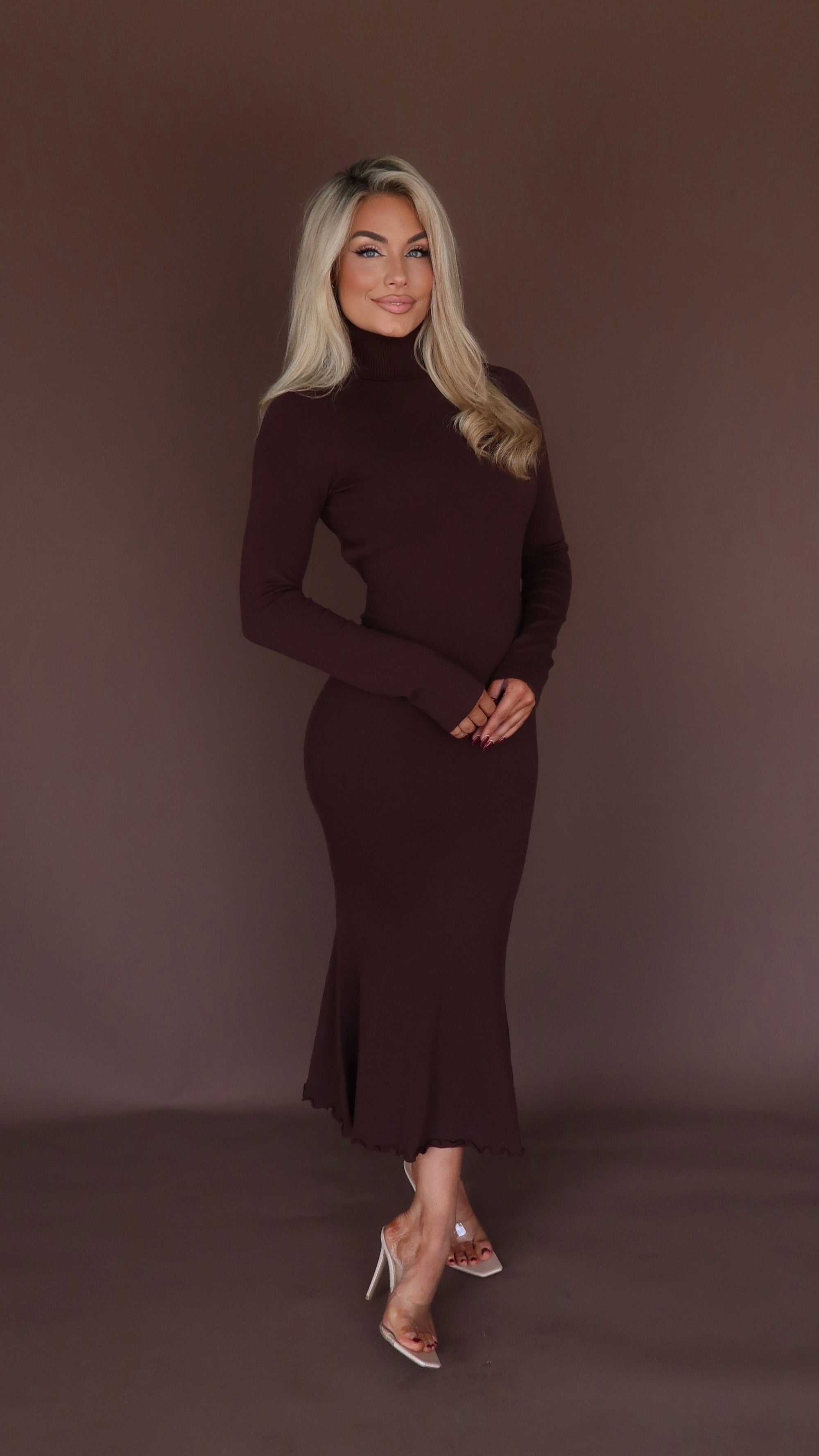 WILLOW CUTOUT MAXI DRESS CHOCOLATE