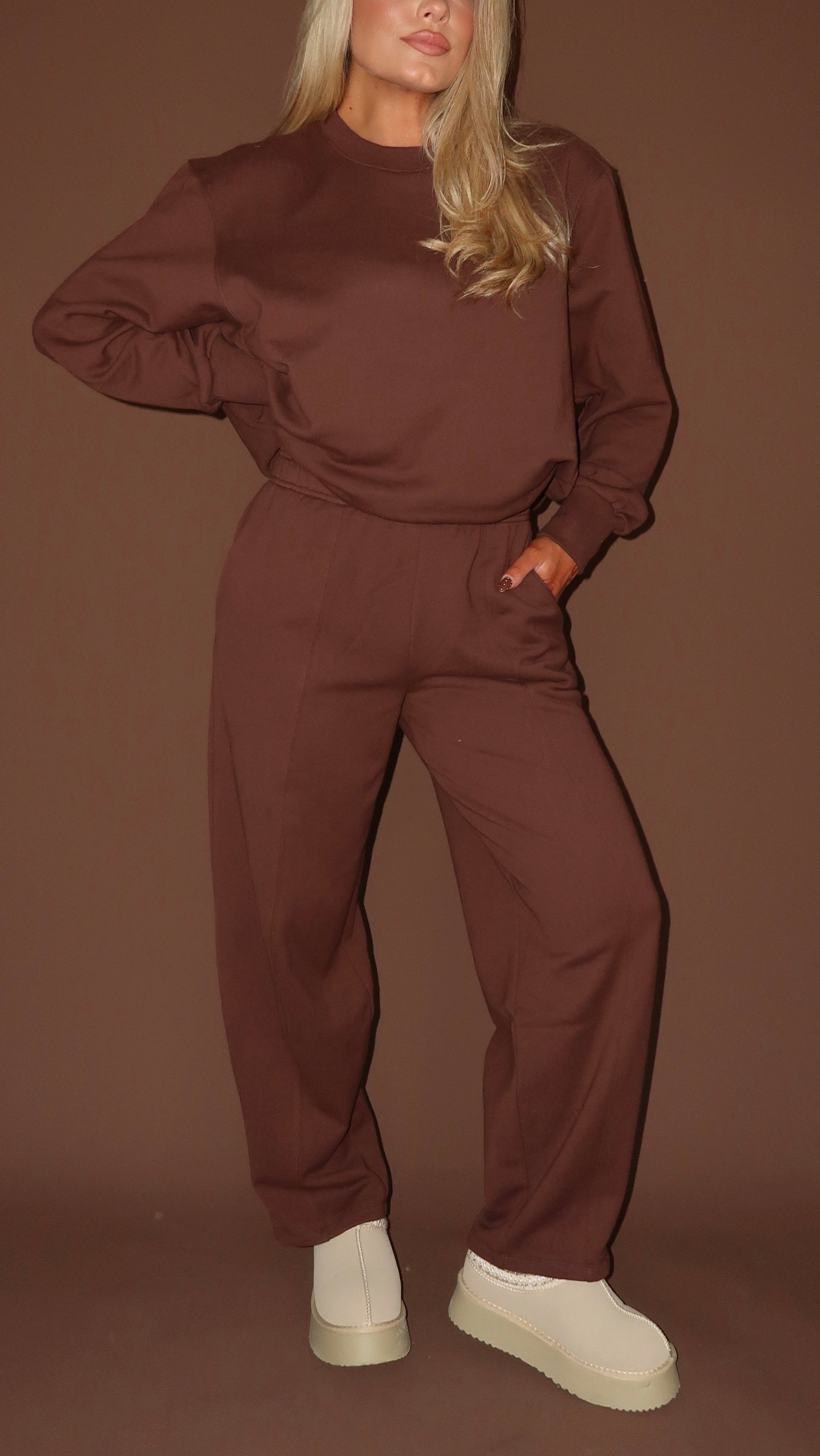 TEDDI BARREL HIGH WAISTED SWEATPANTS BROWN