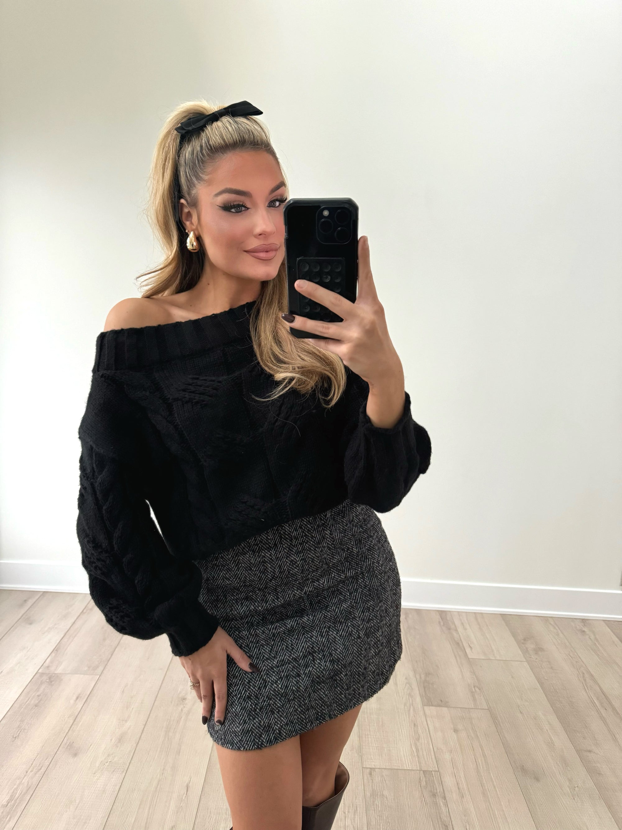 ALICE OFF THE SHOULDER KNIT SWEATER