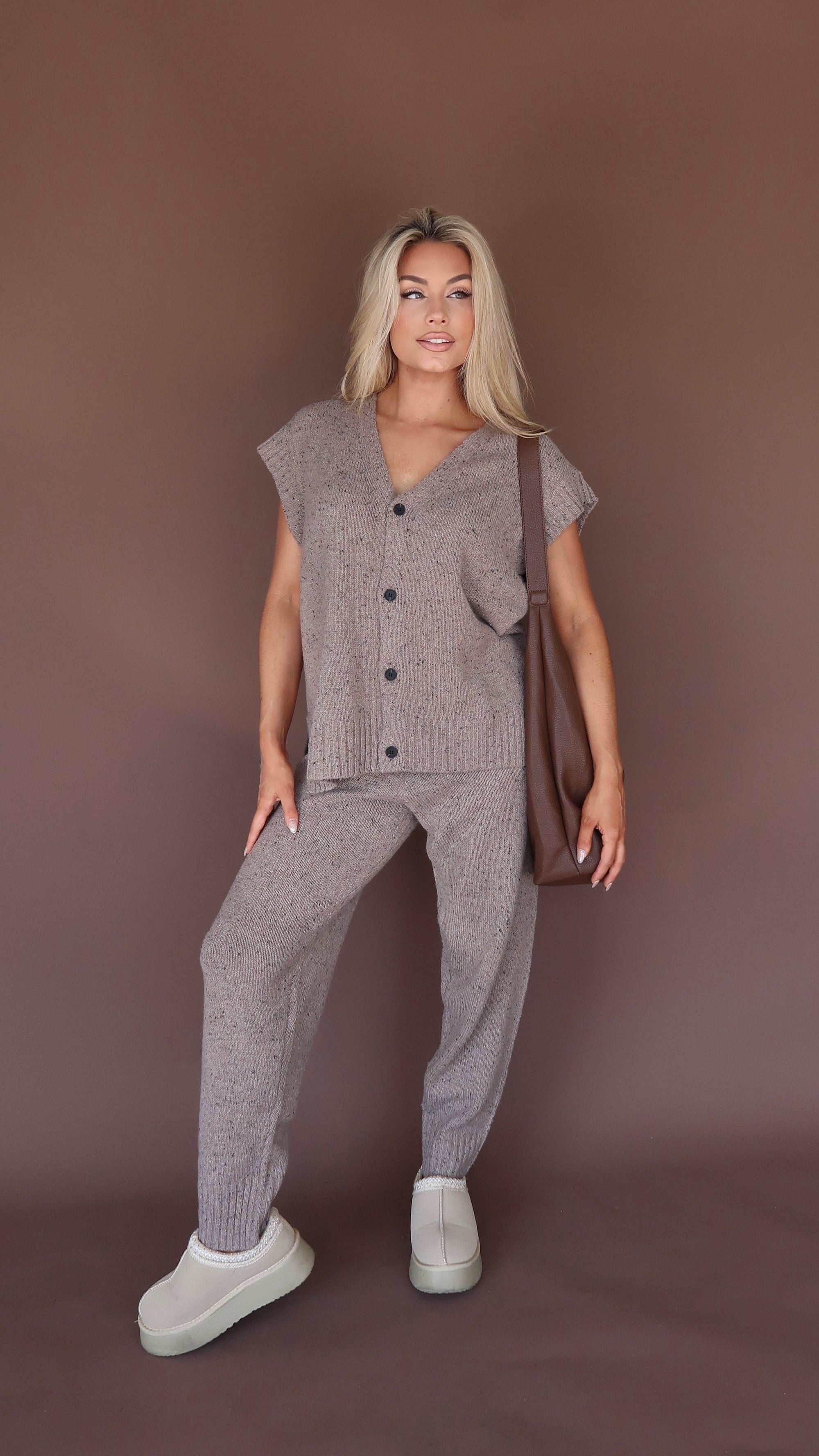 LODGE SWEATER TOP TAUPE