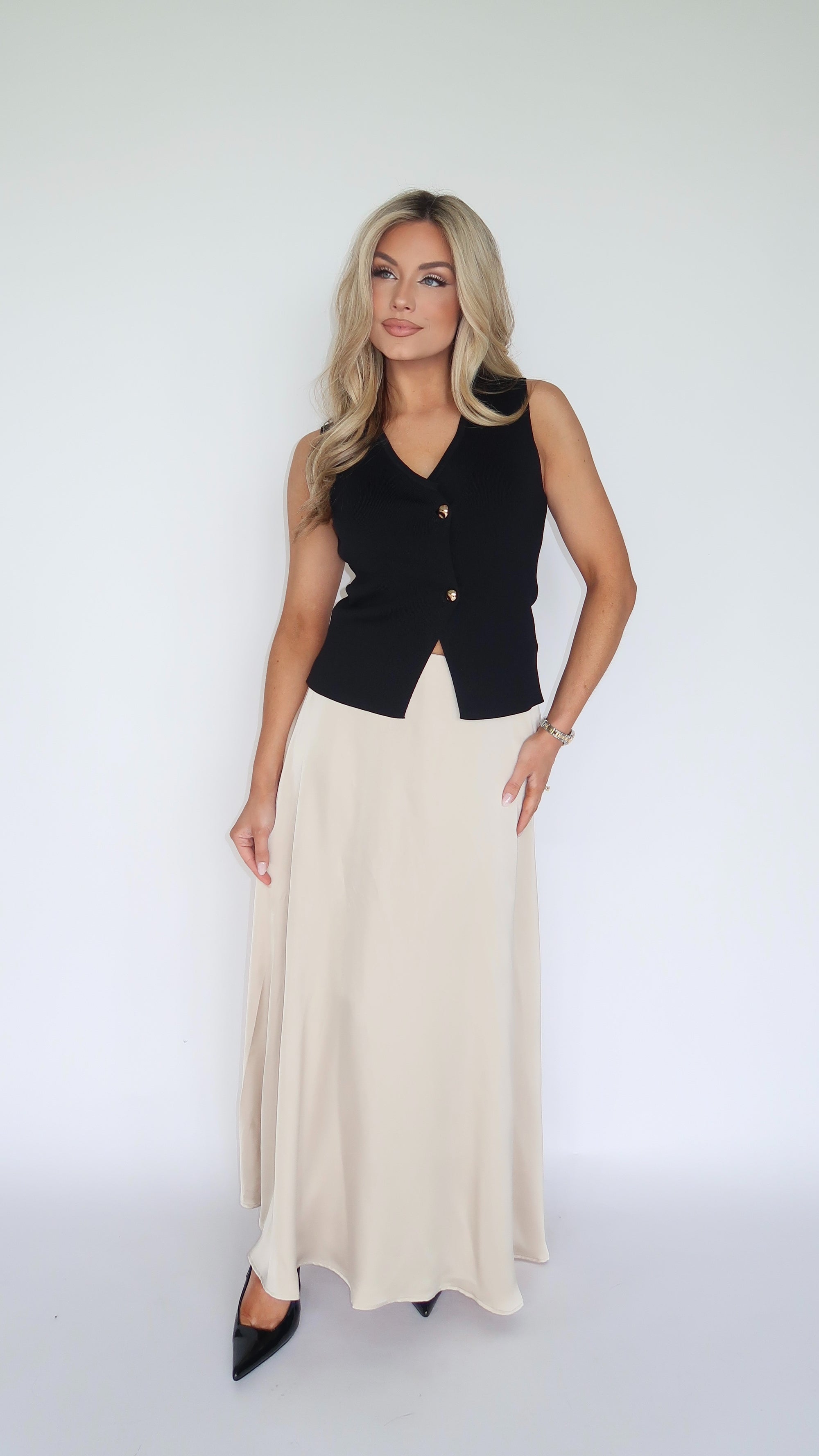 AURA SWEATER BUTTON DOWN VEST TOP