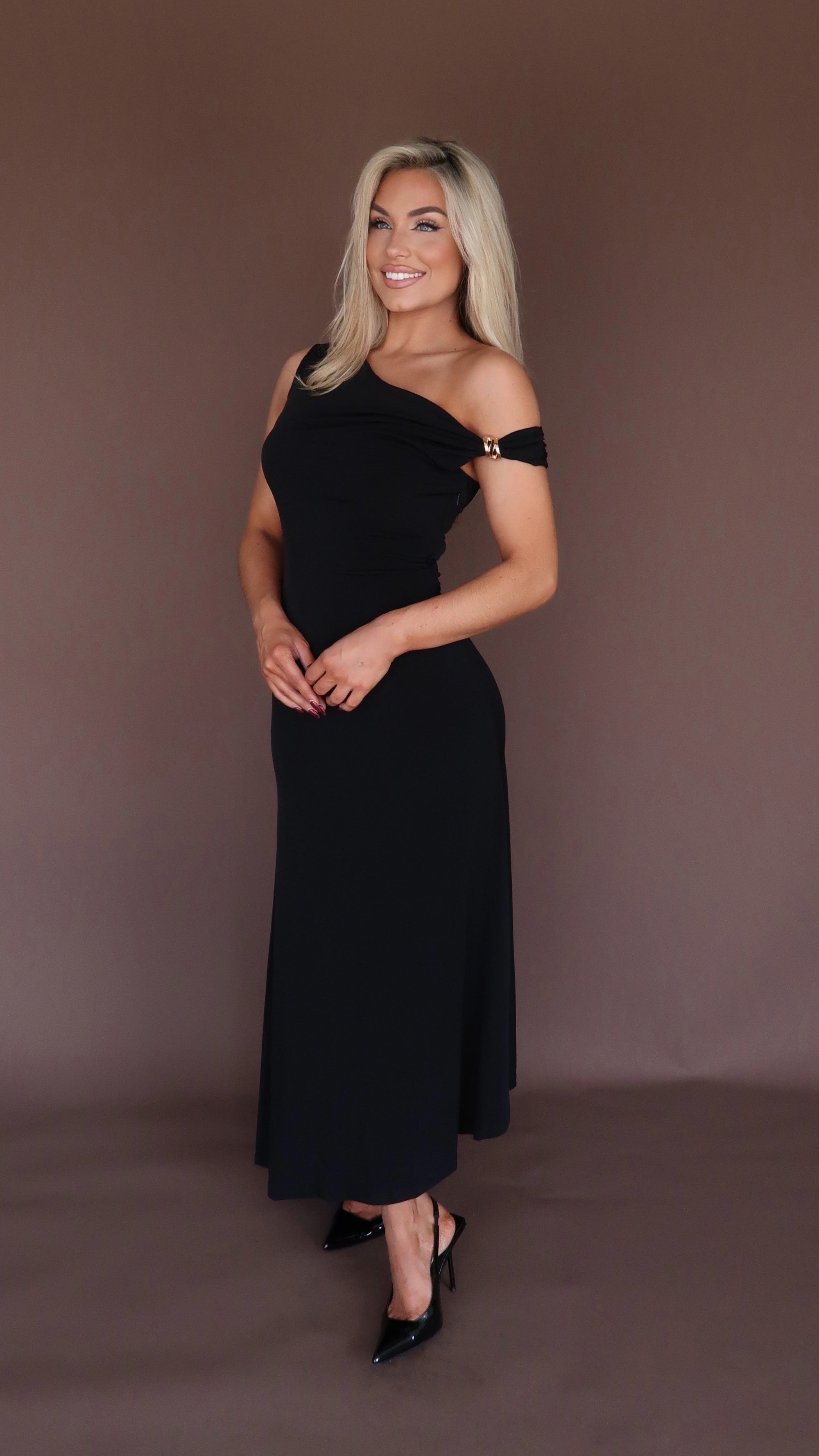 ADELE OFF THE SHOULDER MAXI DRESS BLACK