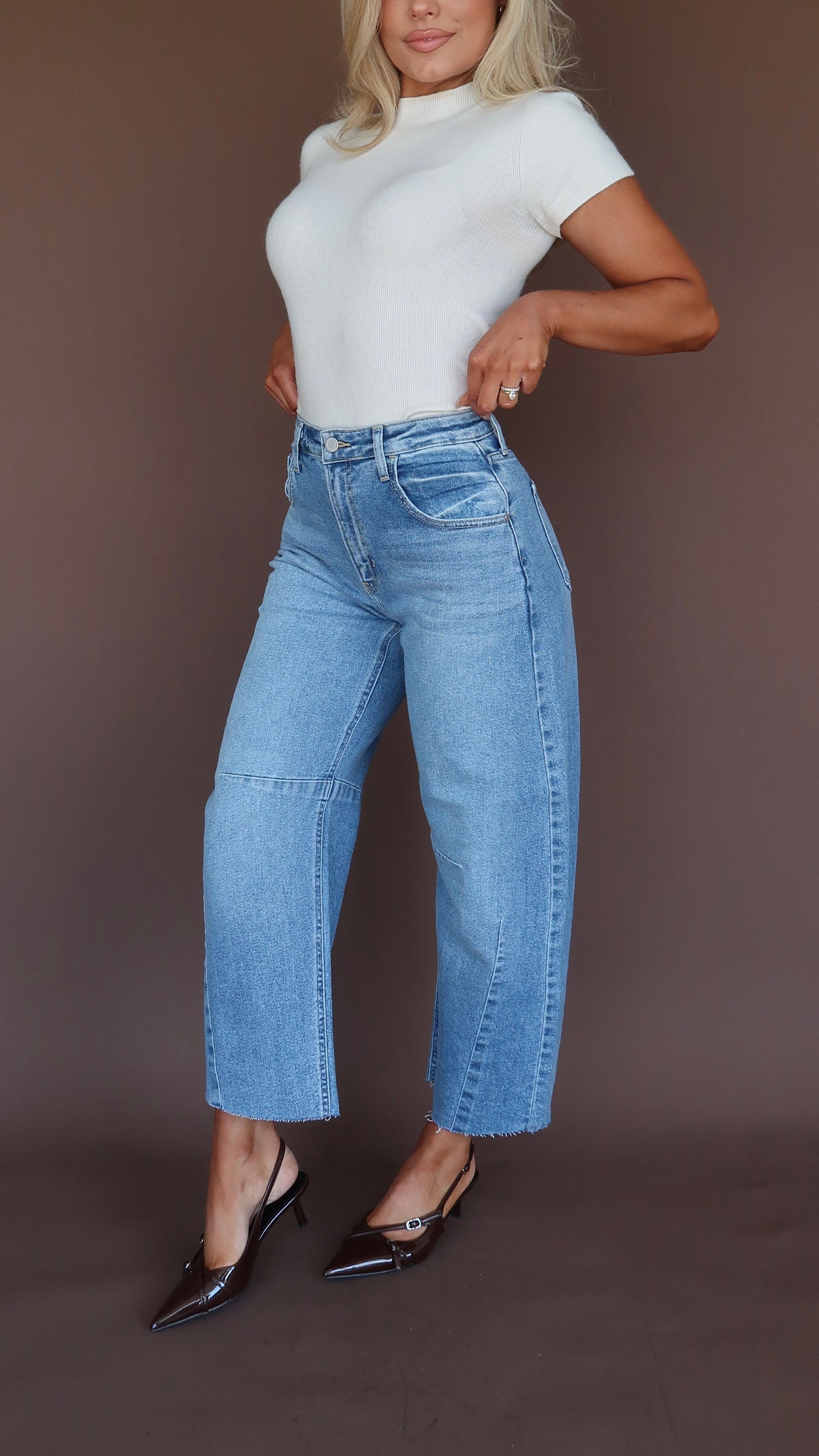 HIGH WAISTED LIGHT DENIM CROPPED BARREL JEAN