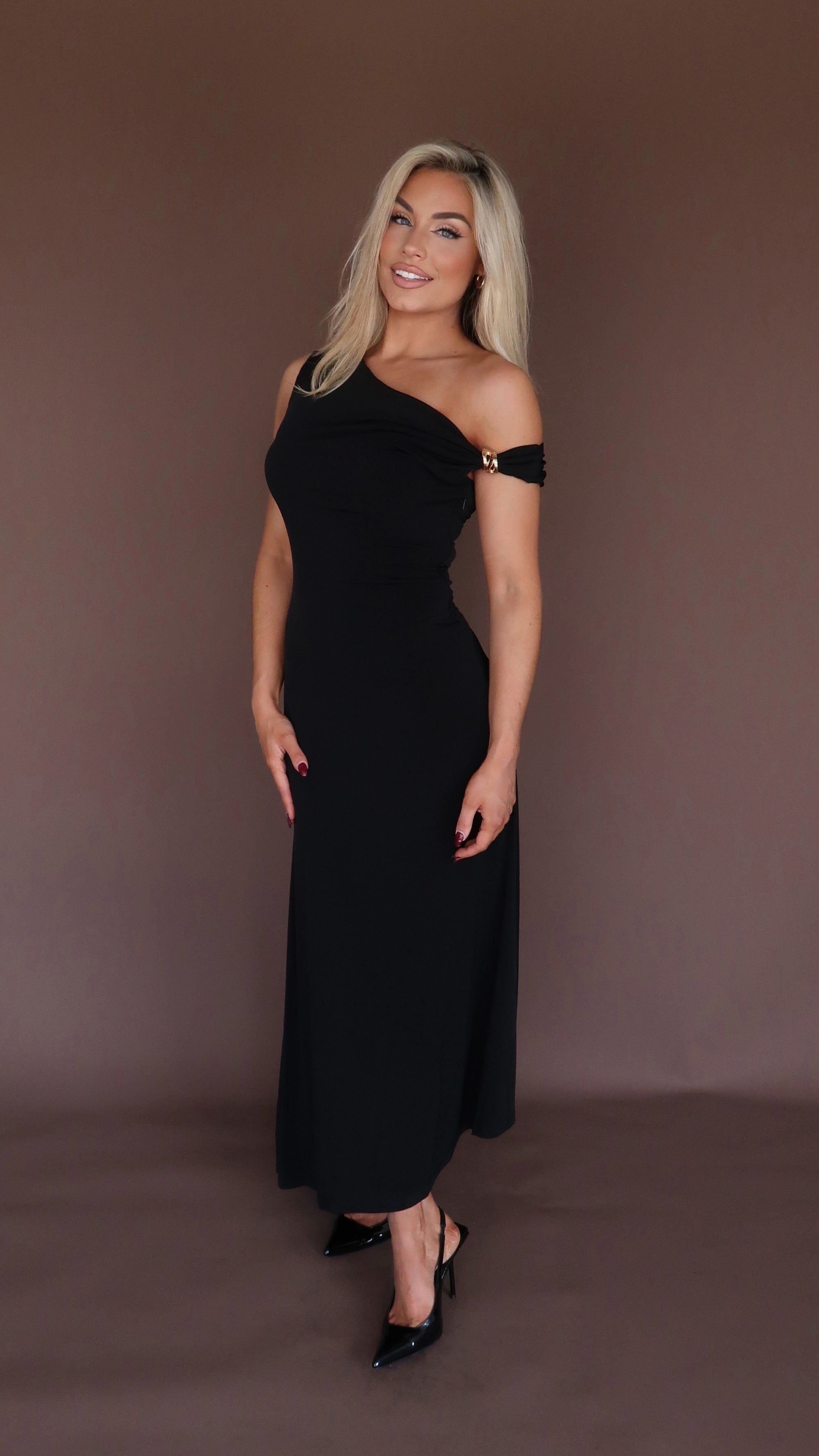 ADELE OFF THE SHOULDER MAXI DRESS BLACK