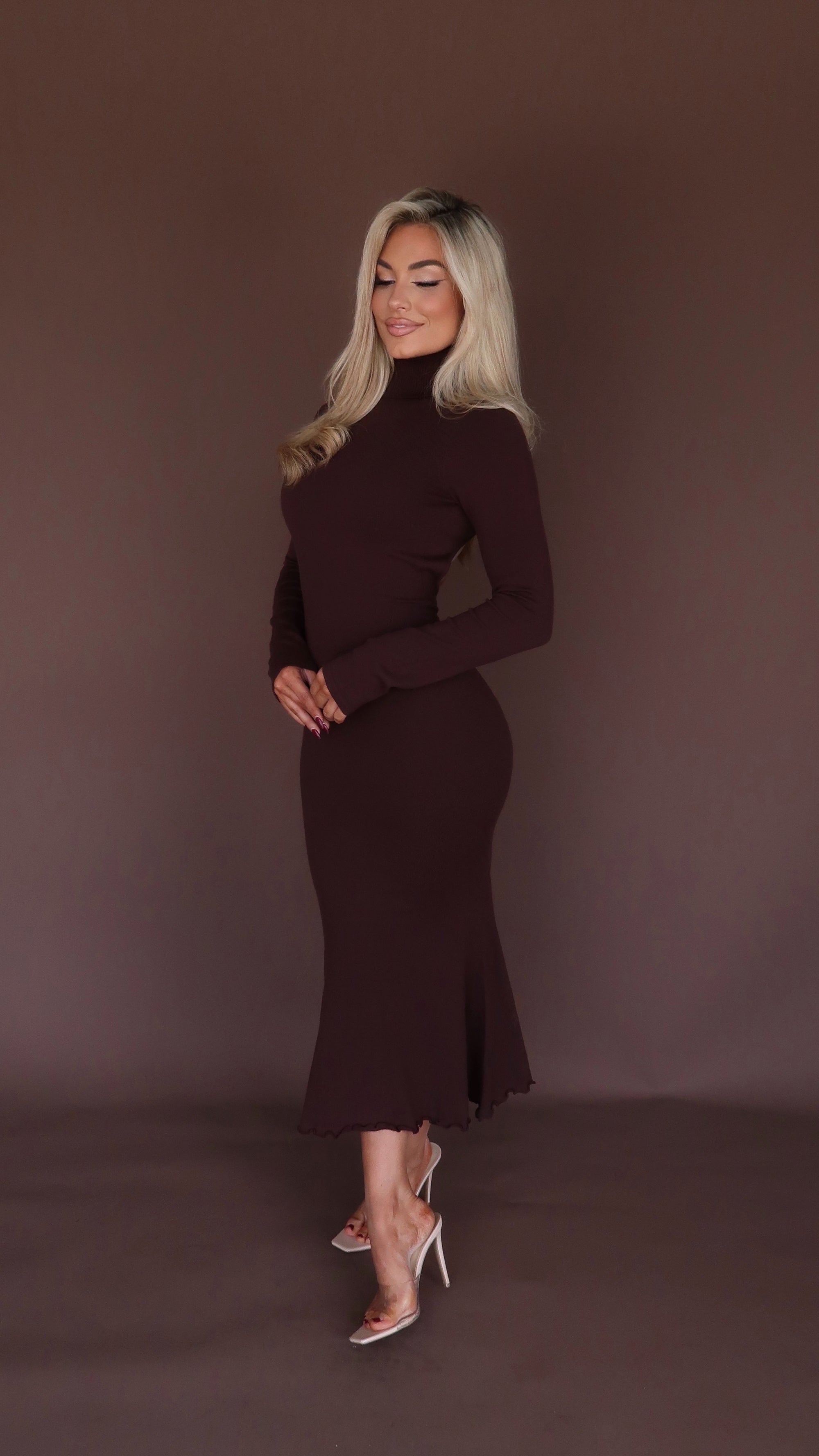 WILLOW CUTOUT MAXI DRESS CHOCOLATE