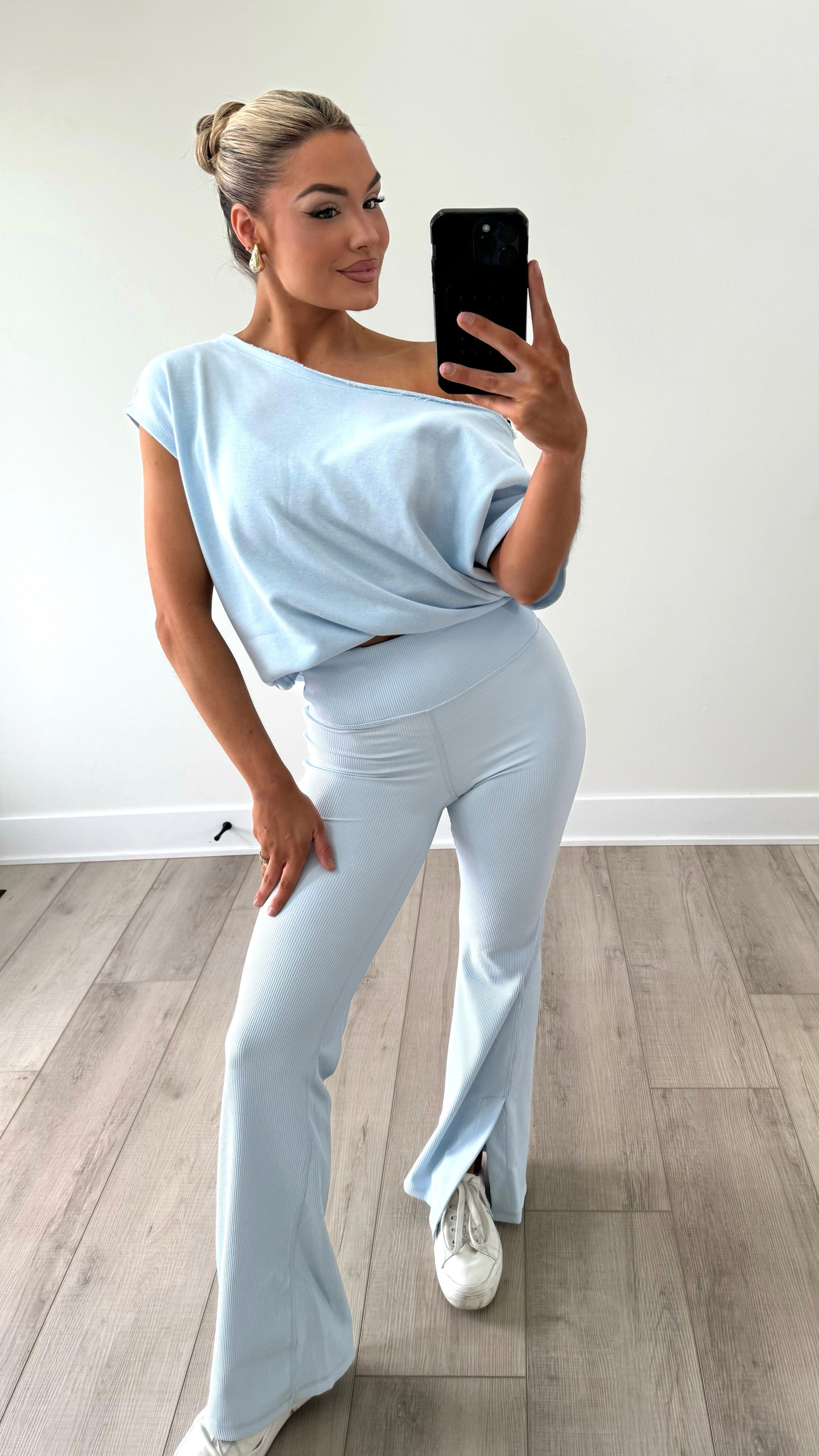 RIBBED ICE BLUE FLARE YOGA PANT