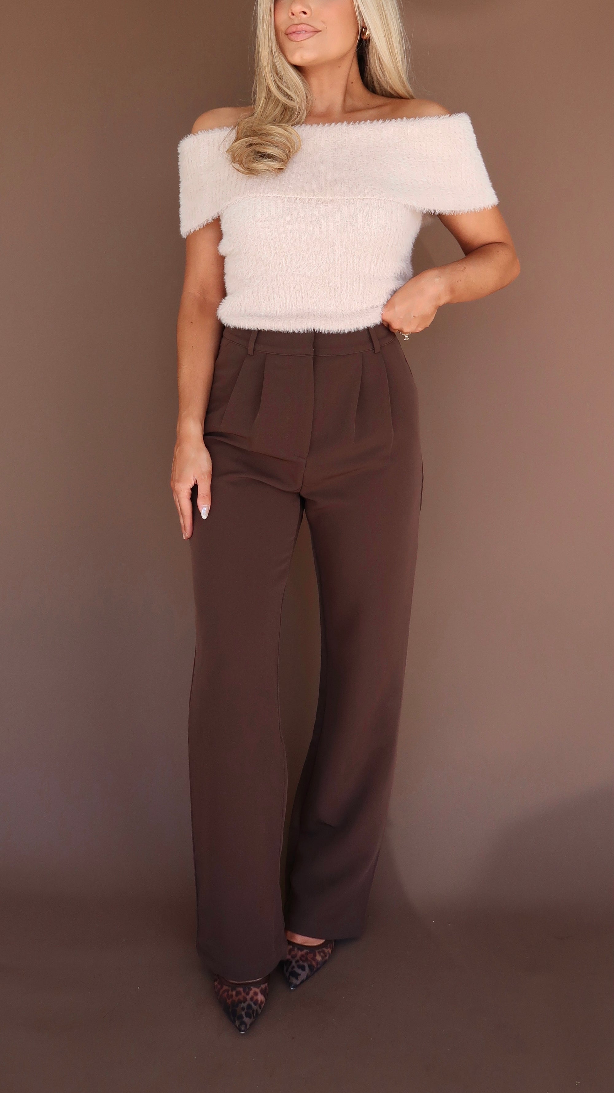 HIGH-WAISTED BROWN PLEATED TROUSER PANT