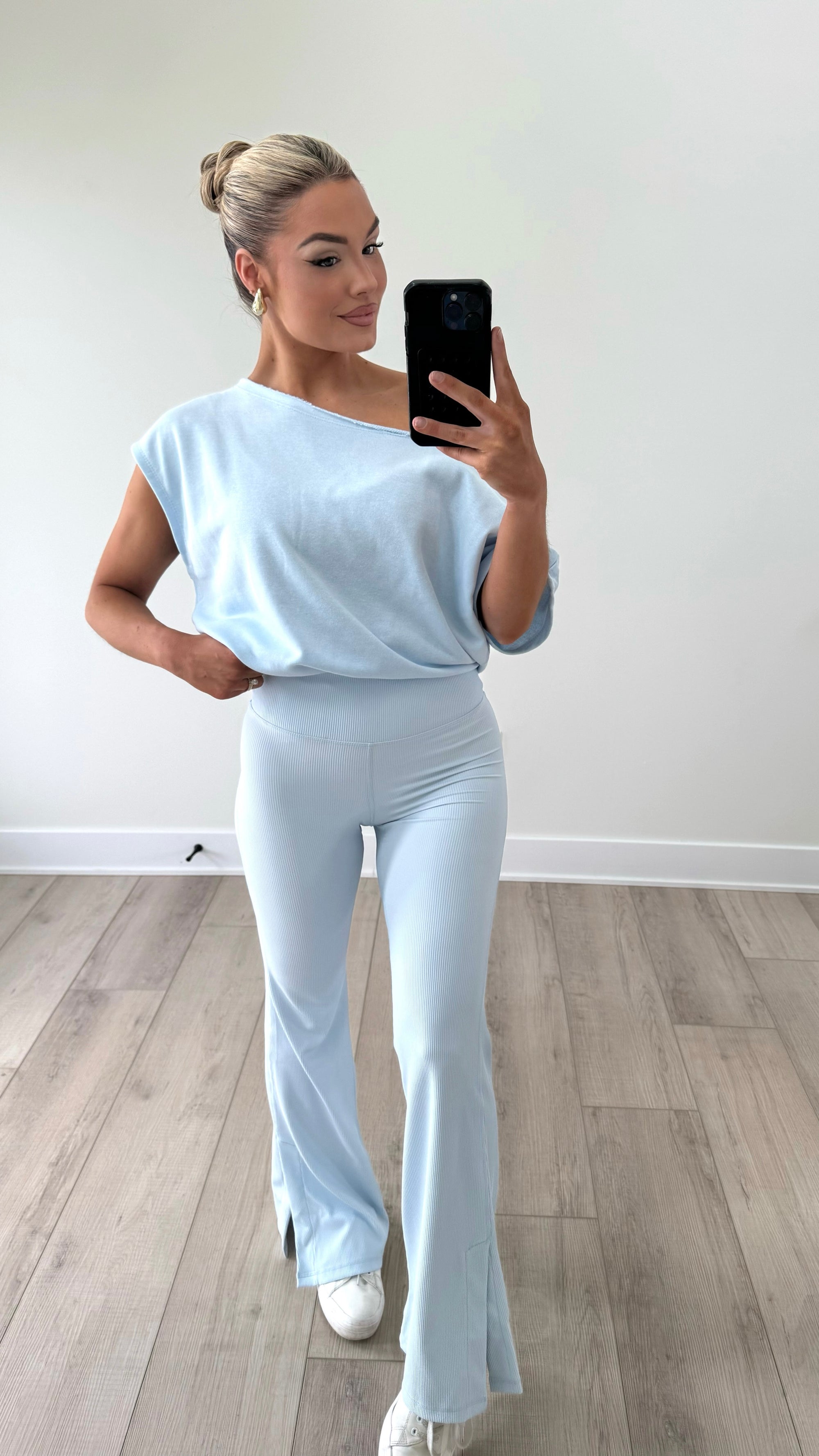 RIBBED ICE BLUE FLARE YOGA PANT