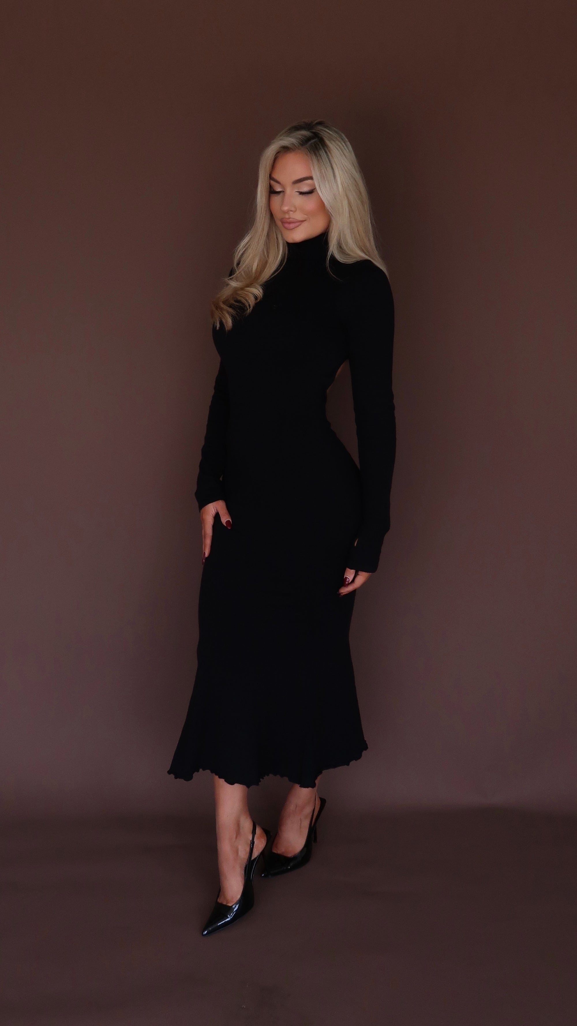 WILLOW CUTOUT MAXI DRESS BLACK