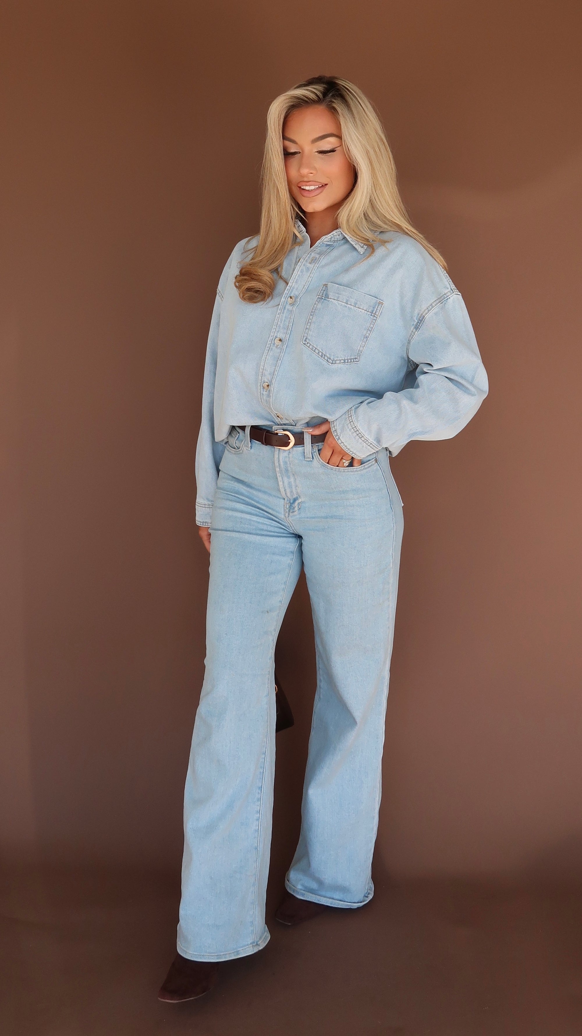 CORE OVERSIZED DENIM BUTTON DOWN LIGHT WASH