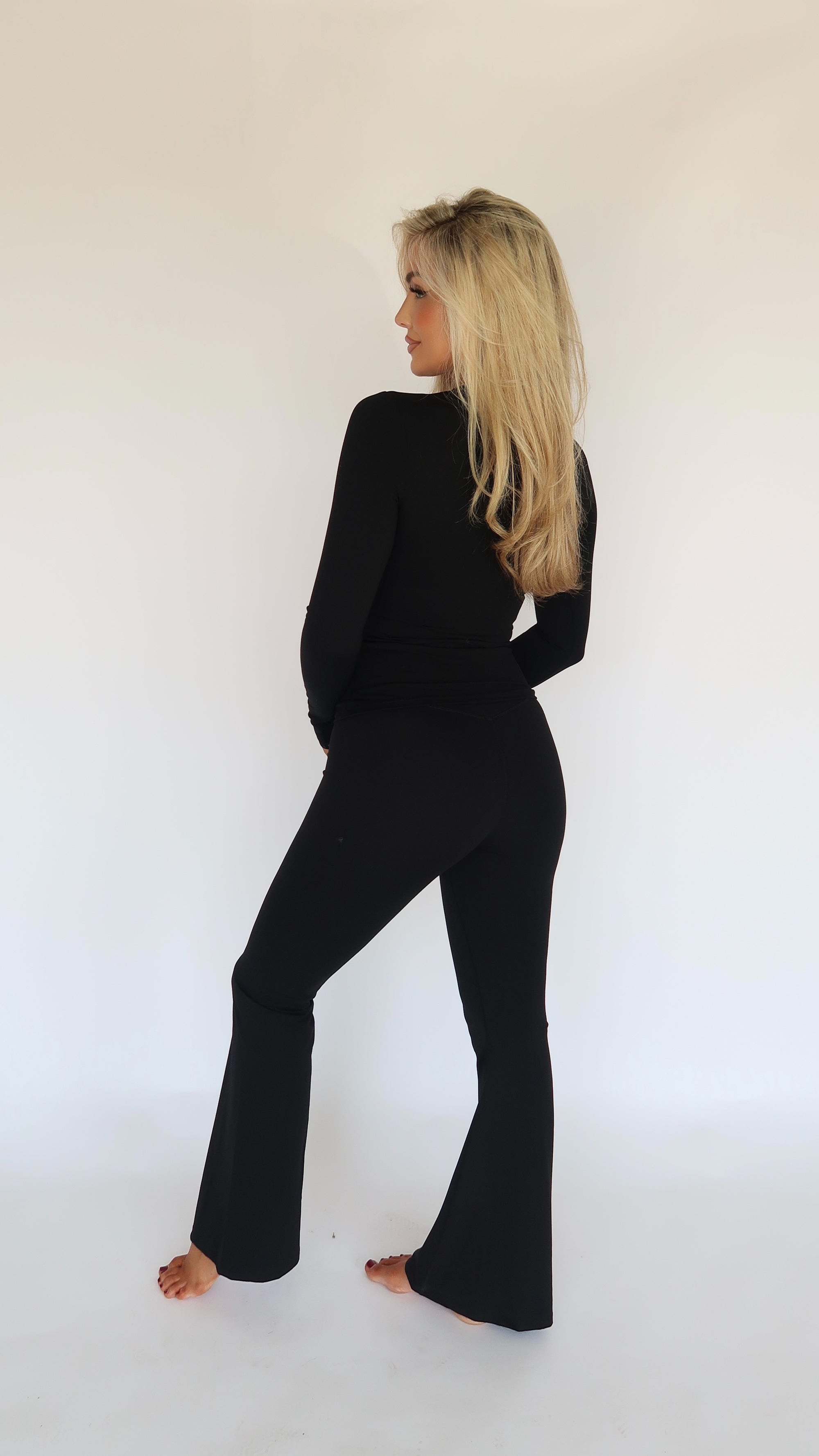 PERFORMANCE FITTED LONG SLEEVE BLACK