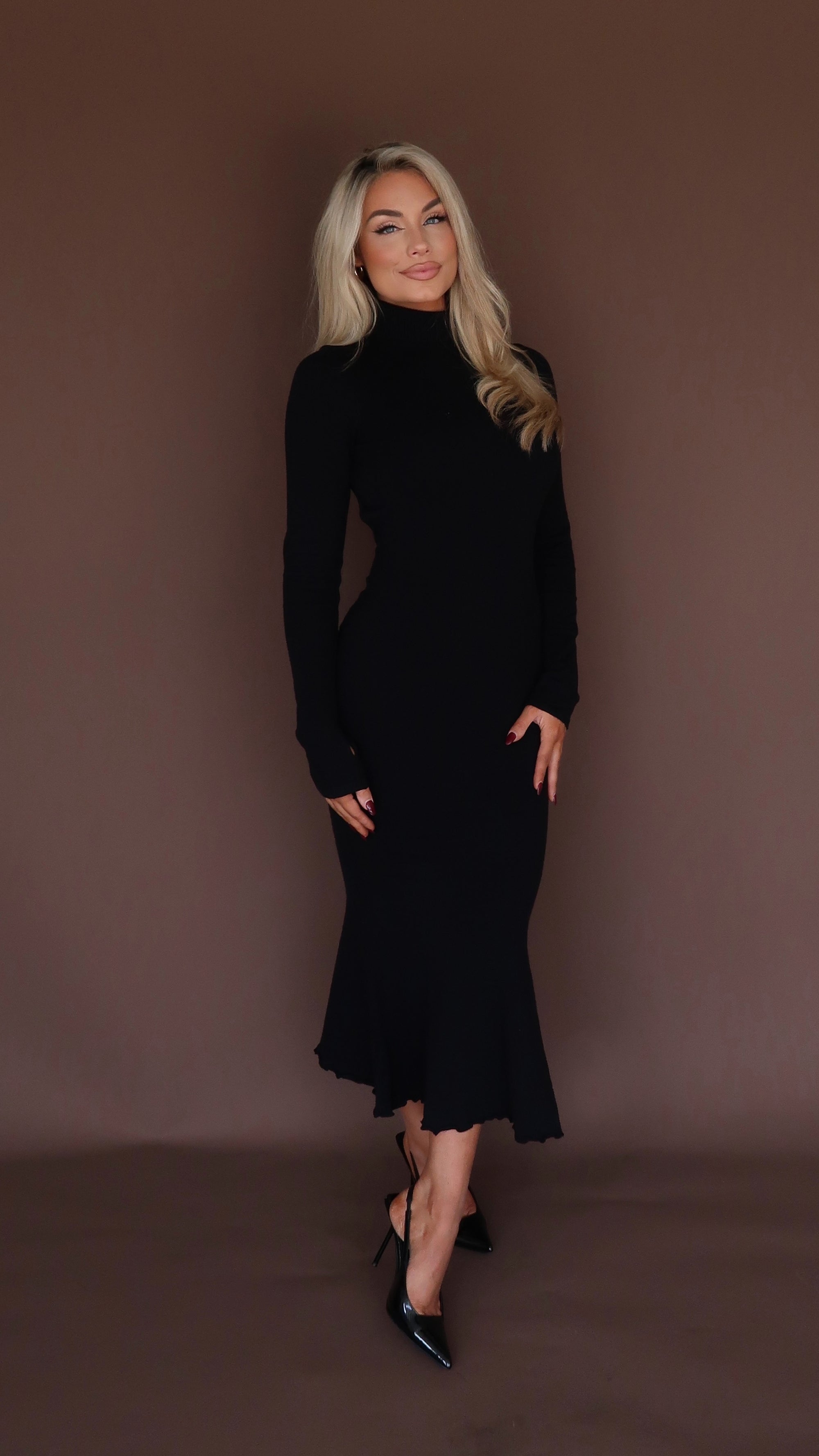 WILLOW CUTOUT MAXI DRESS BLACK
