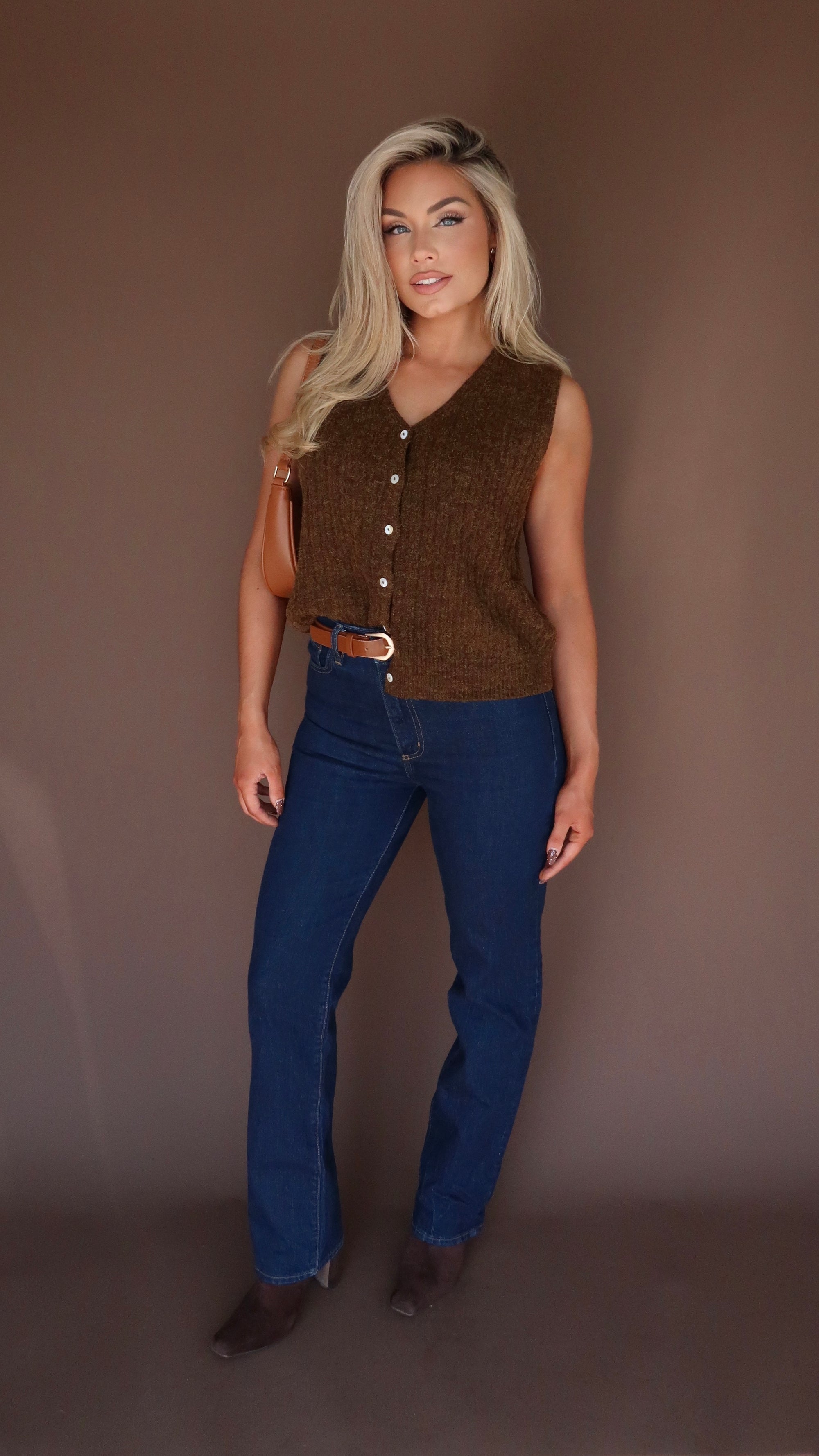 CIDER RIBBED SWEATER VEST BROWN