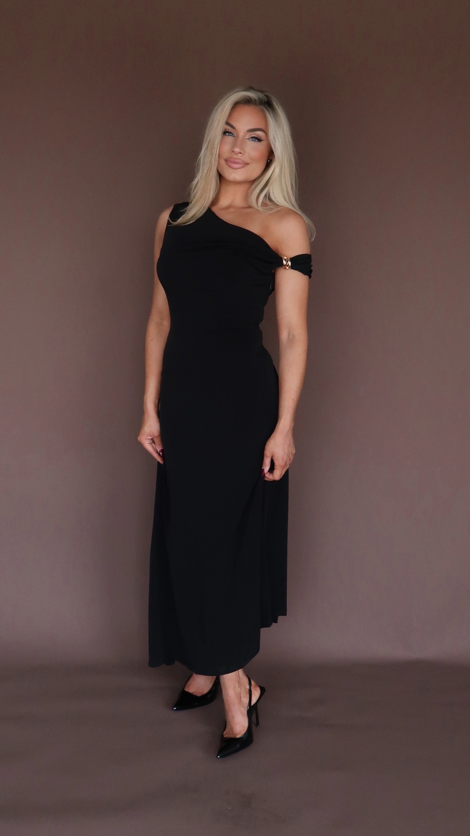 ADELE OFF THE SHOULDER MAXI DRESS BLACK