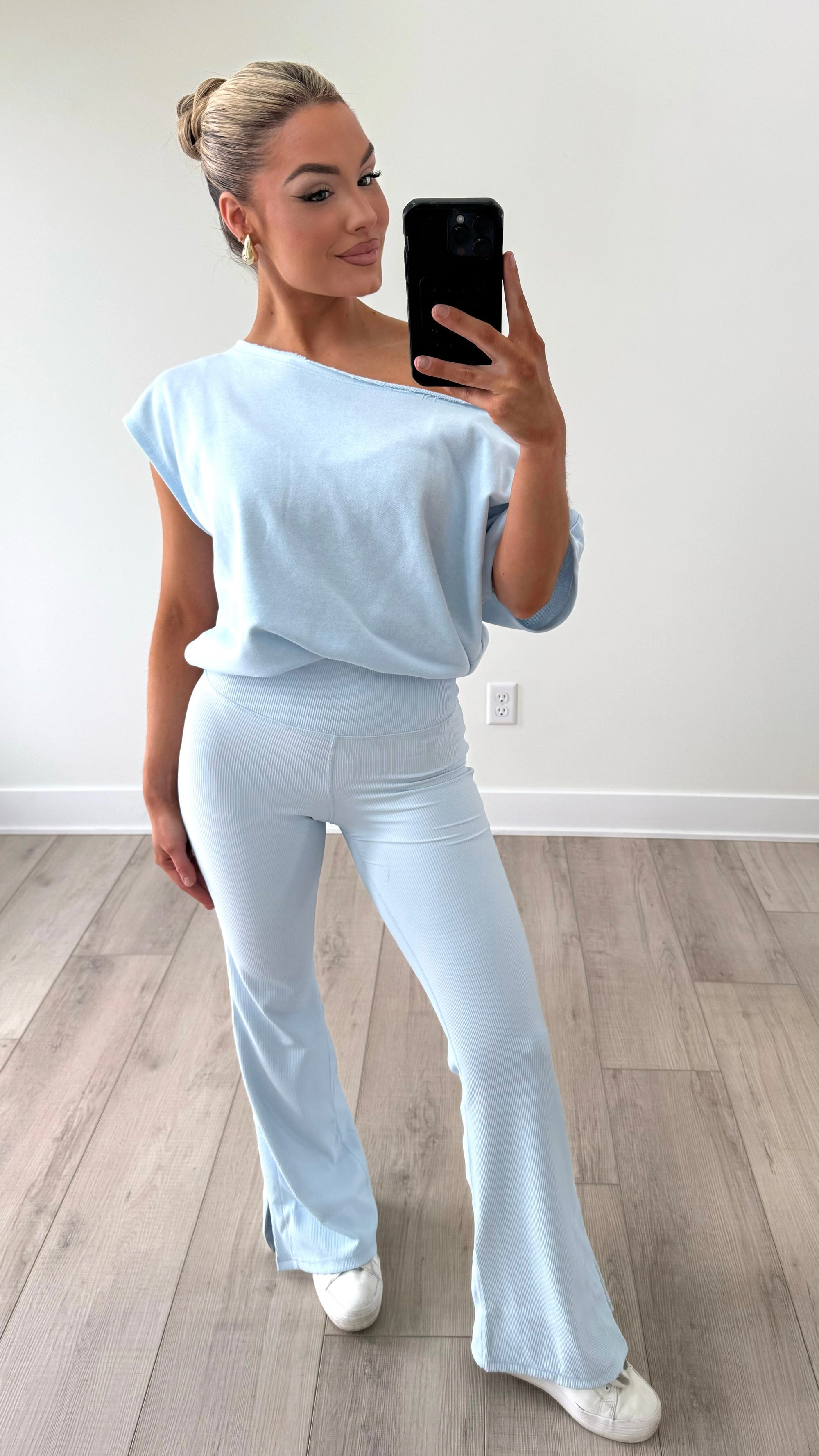 RIBBED ICE BLUE FLARE YOGA PANT