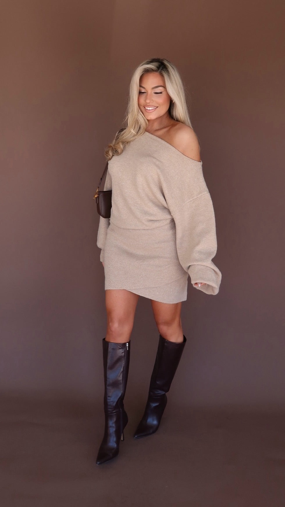 THANKSGIVING SWEATER DRESS TAUPE