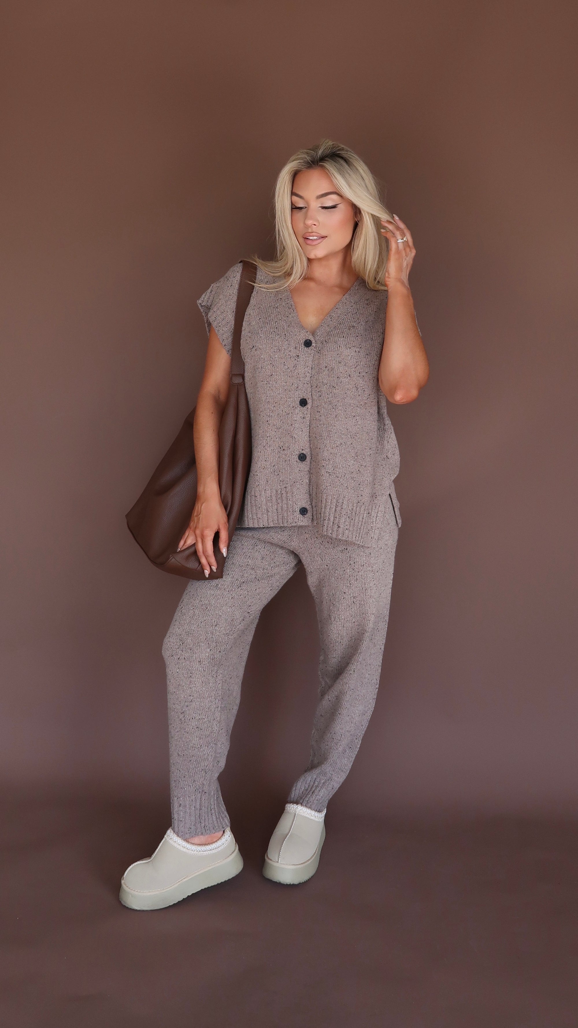 LODGE SWEATER TOP TAUPE