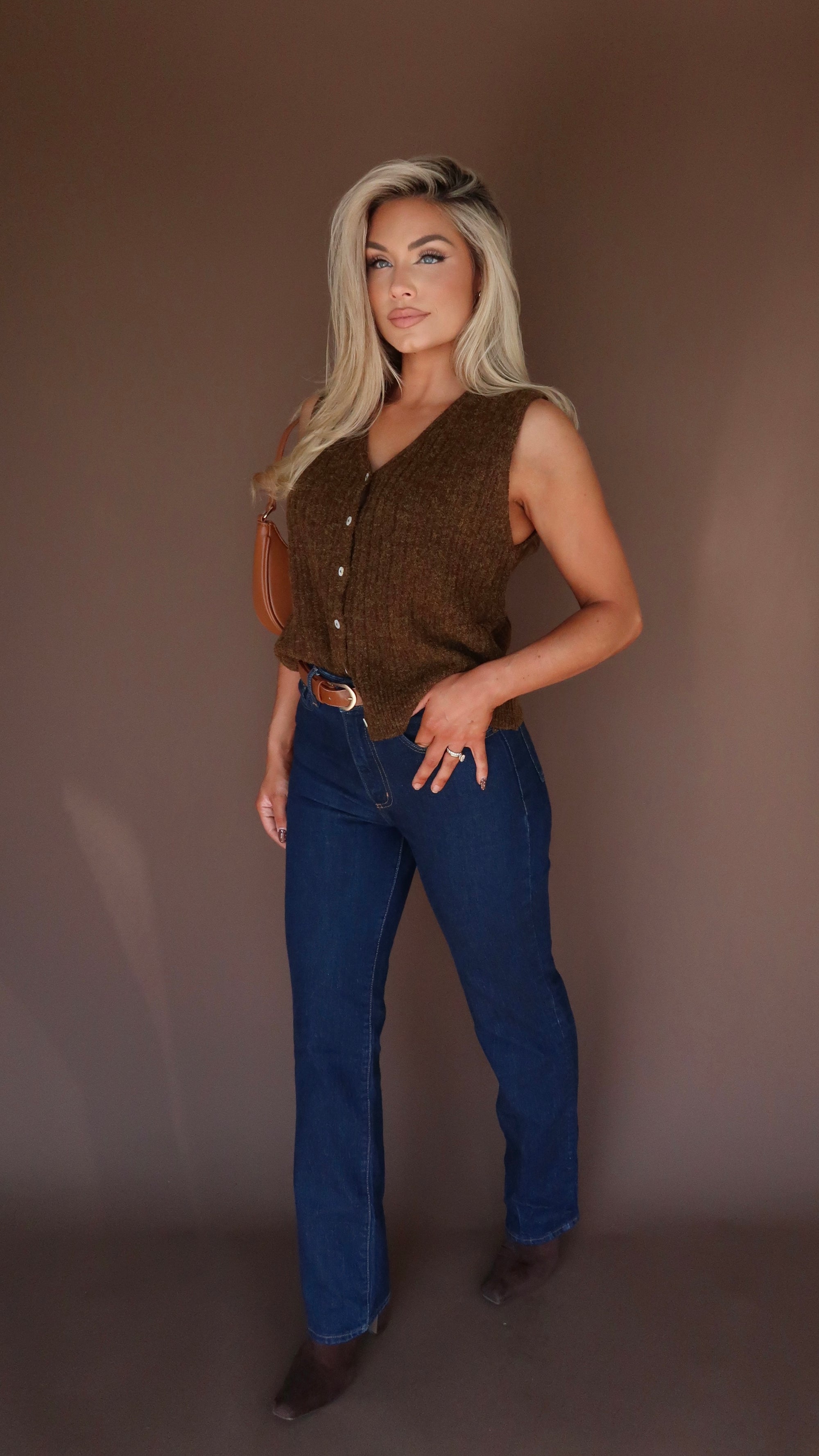 CIDER RIBBED SWEATER VEST BROWN