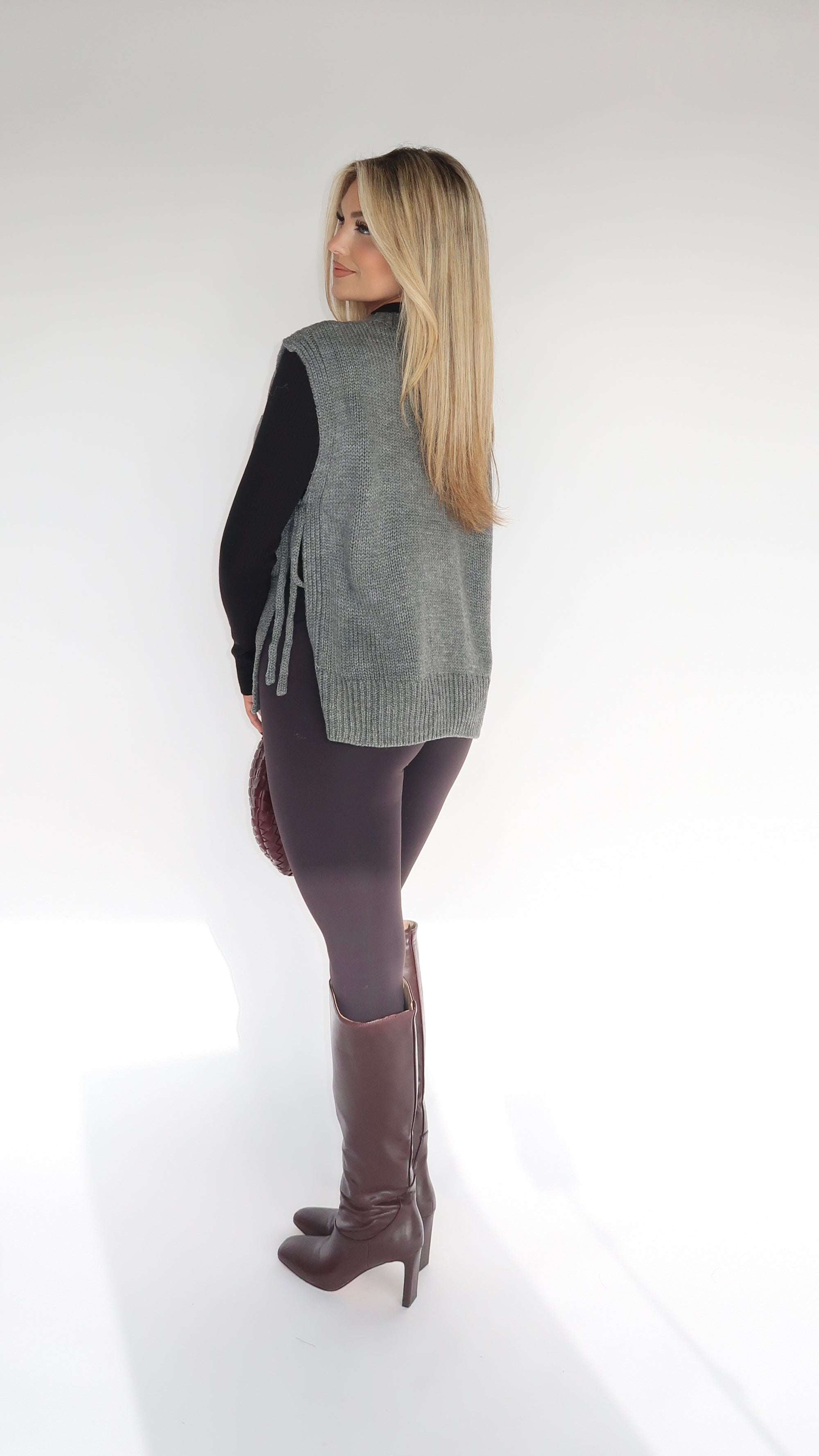 LAYAN GREY SWEATER VEST