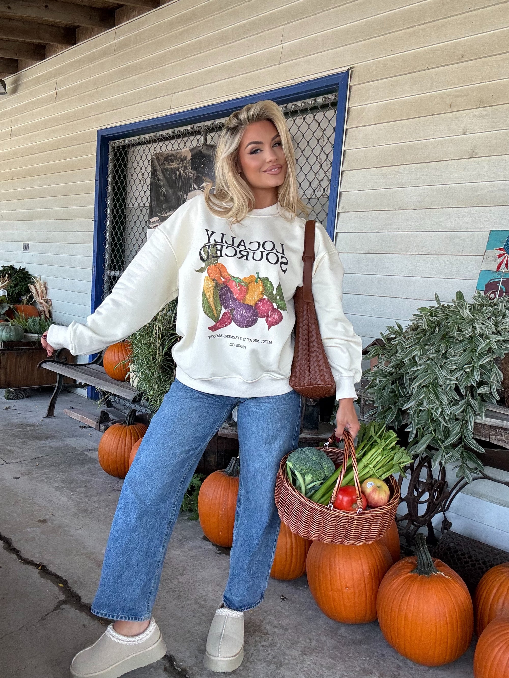 LOCALLY SOURCED FARMERS MARKET CREWNECK
