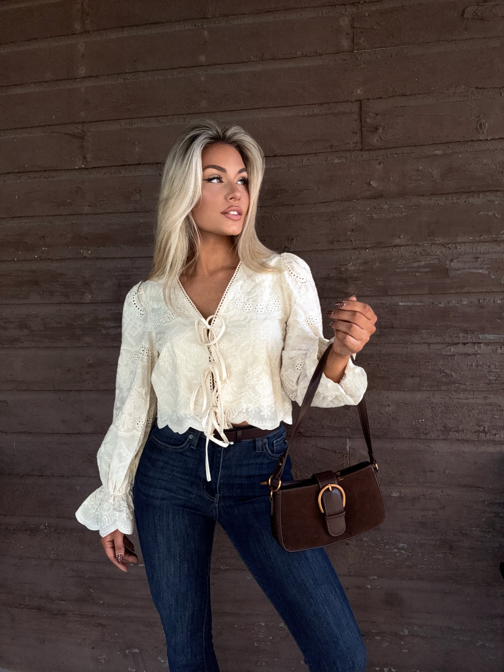 LOU EYELET CREAM TOP