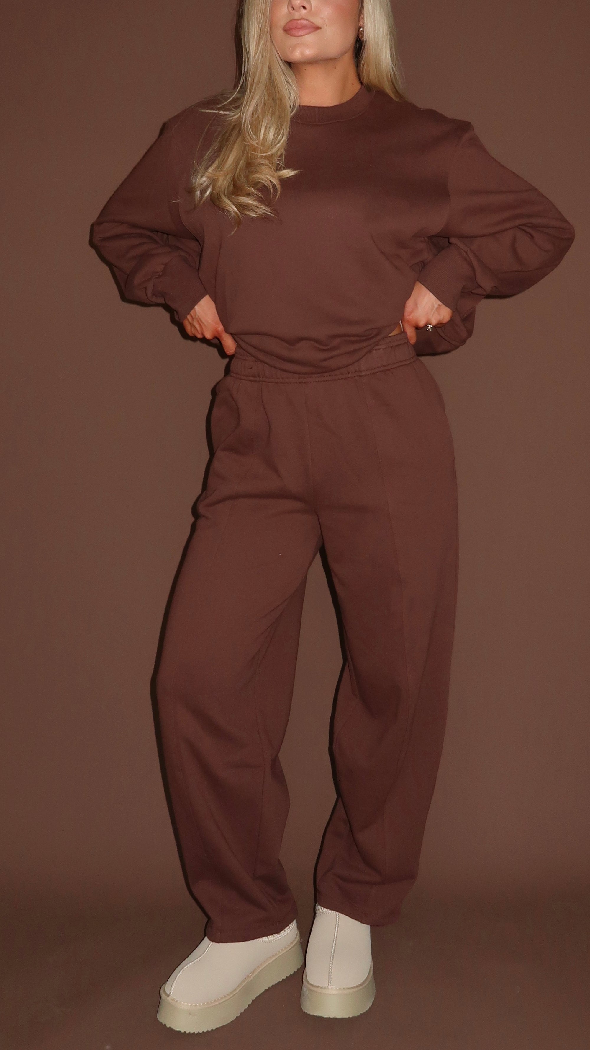 TEDDI BARREL HIGH WAISTED SWEATPANTS BROWN