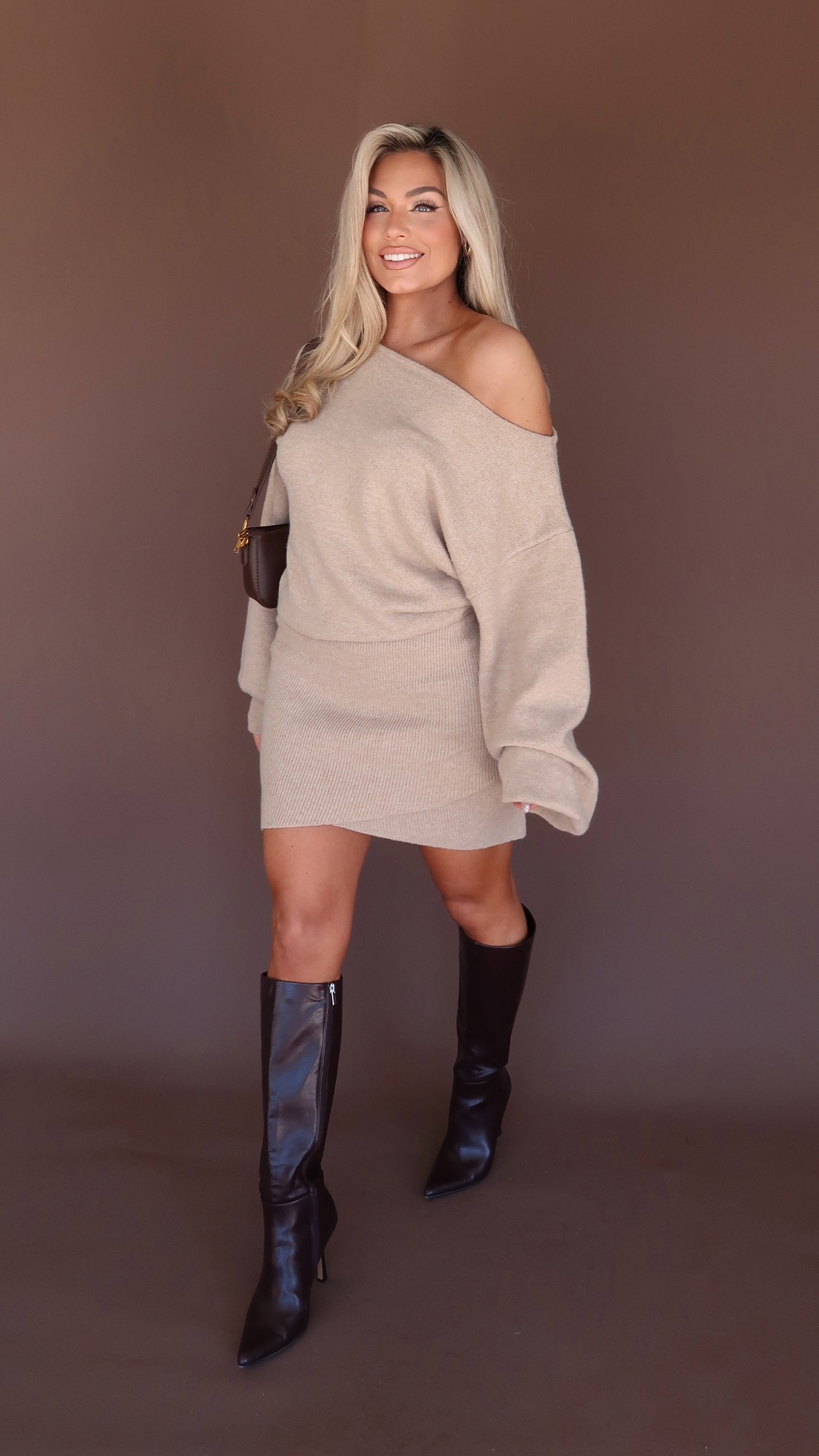 THANKSGIVING SWEATER DRESS TAUPE