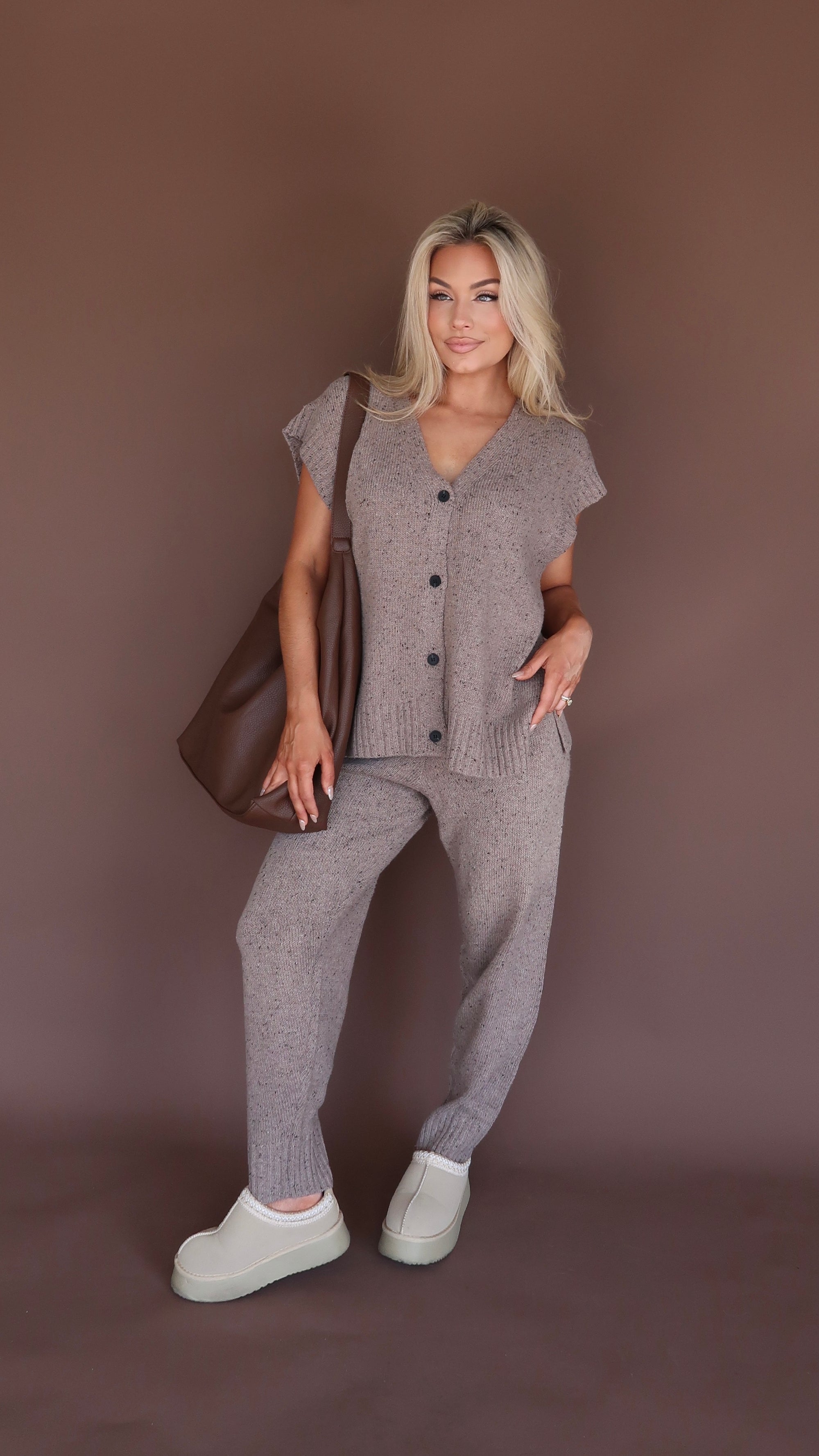 LODGE SWEATER TOP TAUPE