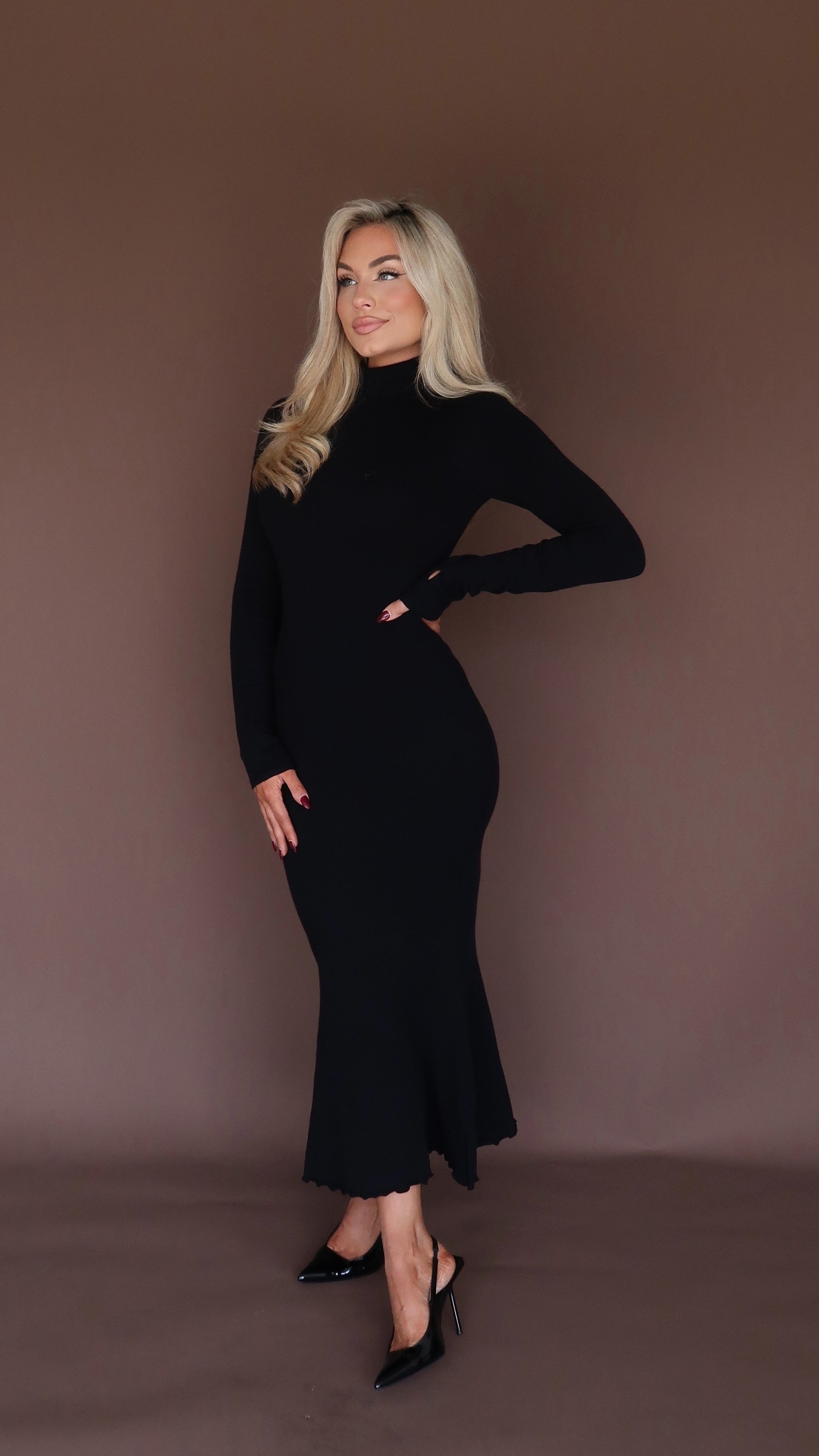 WILLOW CUTOUT MAXI DRESS BLACK