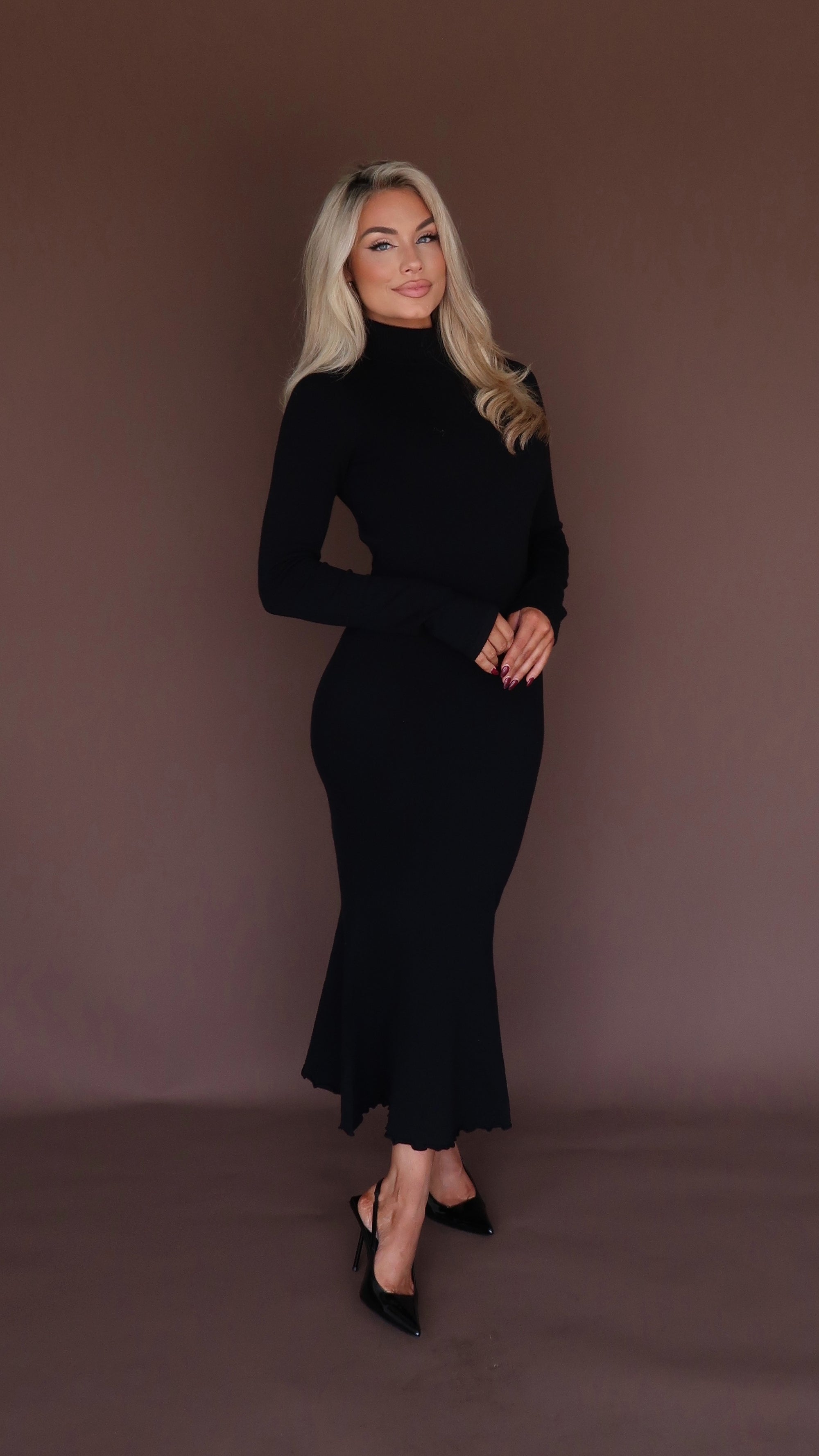WILLOW CUTOUT MAXI DRESS BLACK