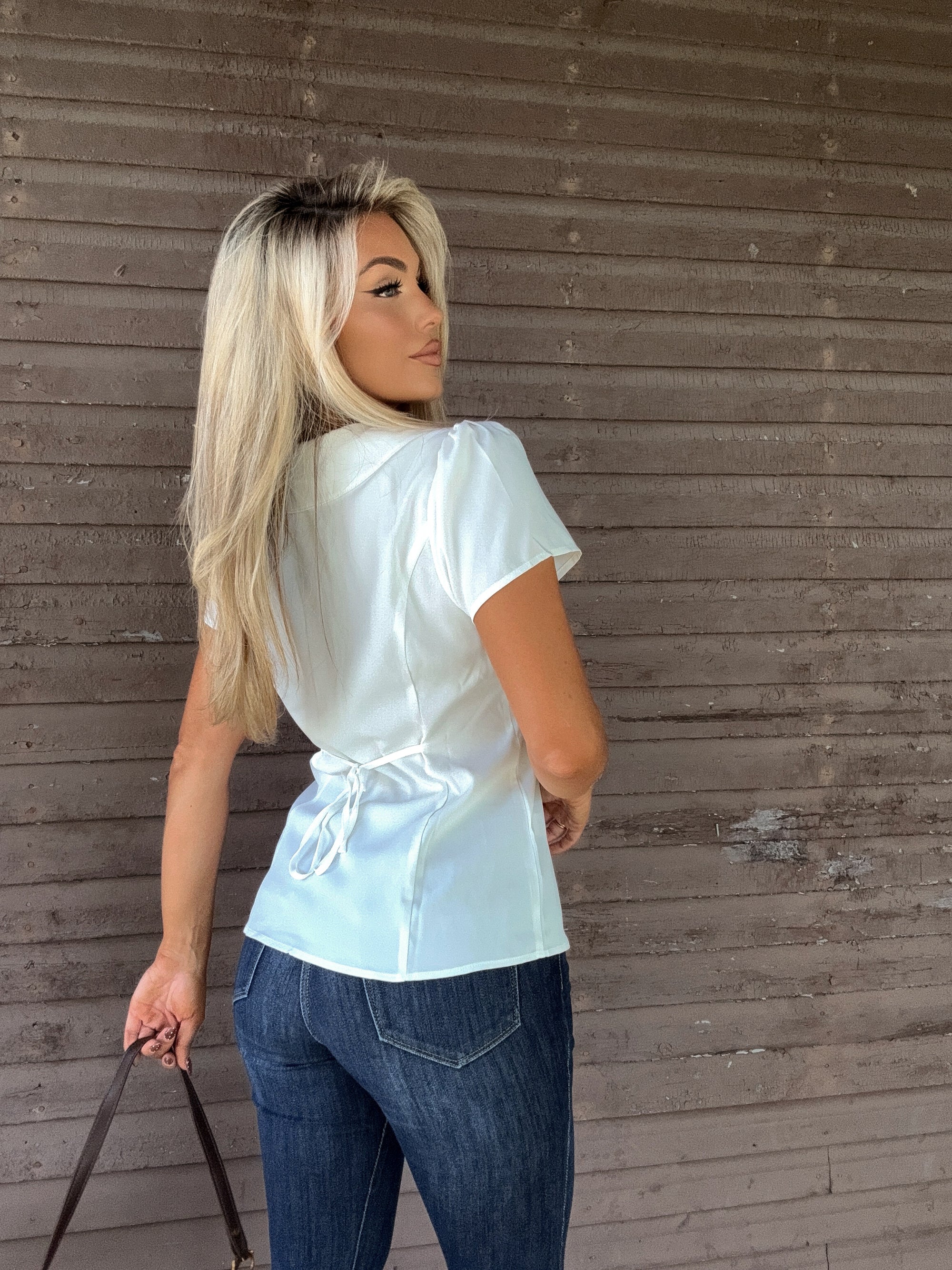 GIVE THANKS WHITE COLLARD BUTTON UP