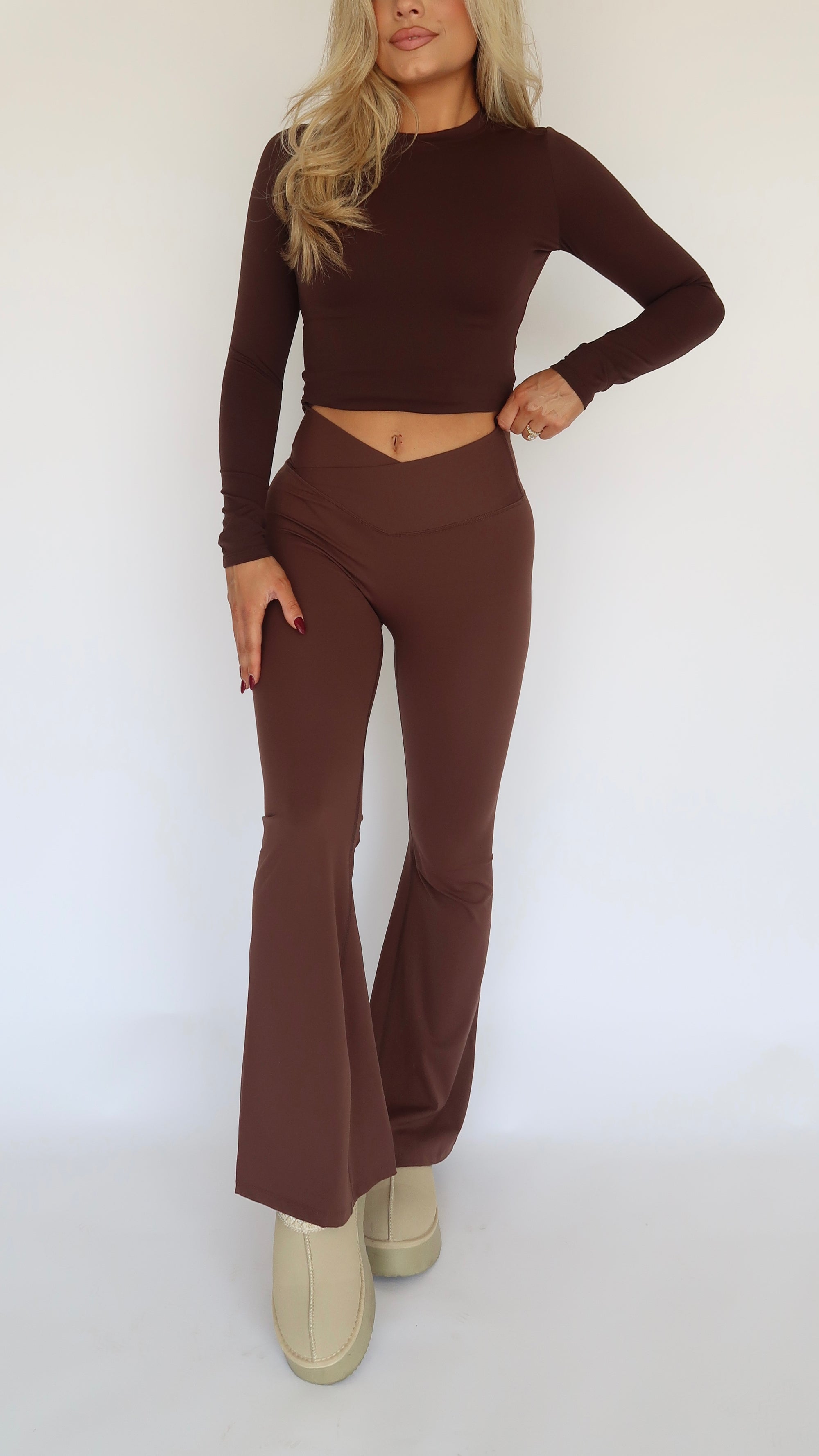 PERFORMANCE CROSSOVER HIGH WAISTED FLARE PANTS BROWN