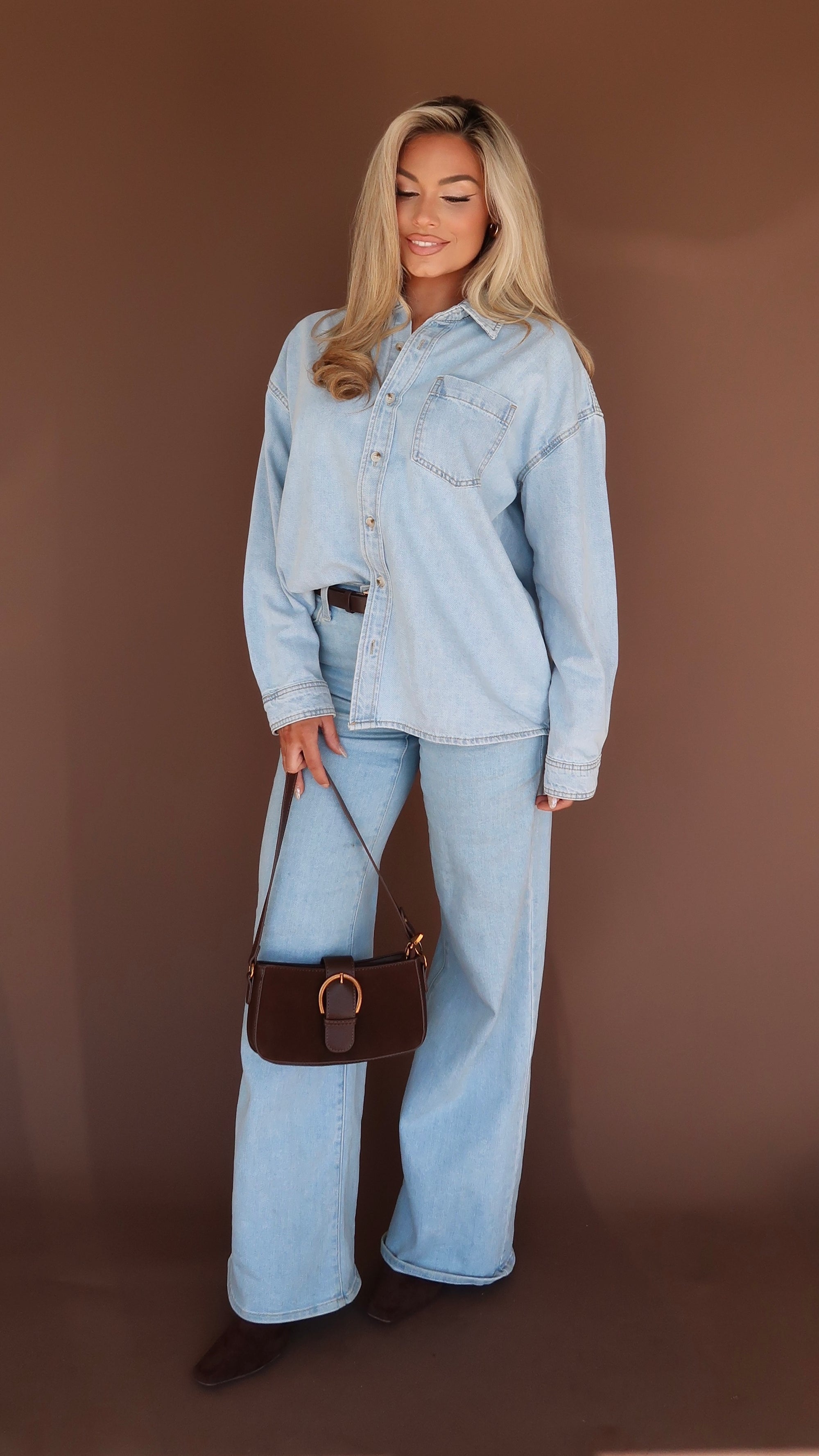 CORE OVERSIZED DENIM BUTTON DOWN LIGHT WASH