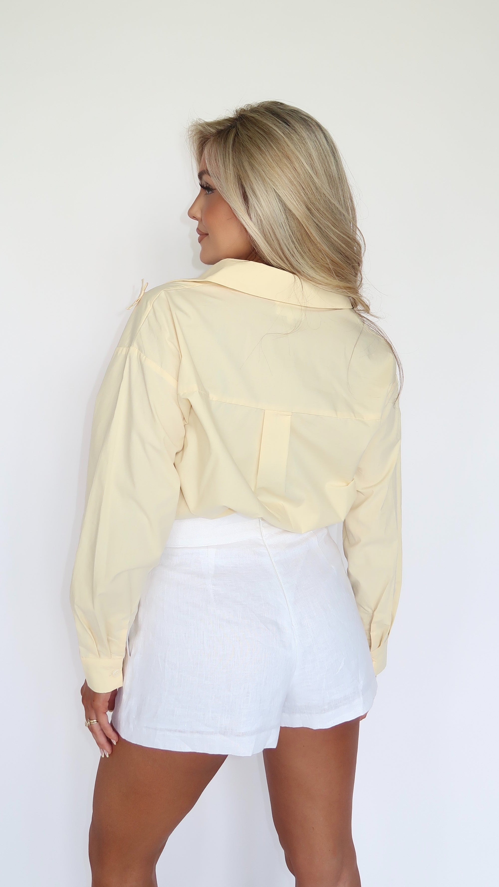 TAYLOR BOW TIE BUTTON DOWN TOP BUTTET CREAM