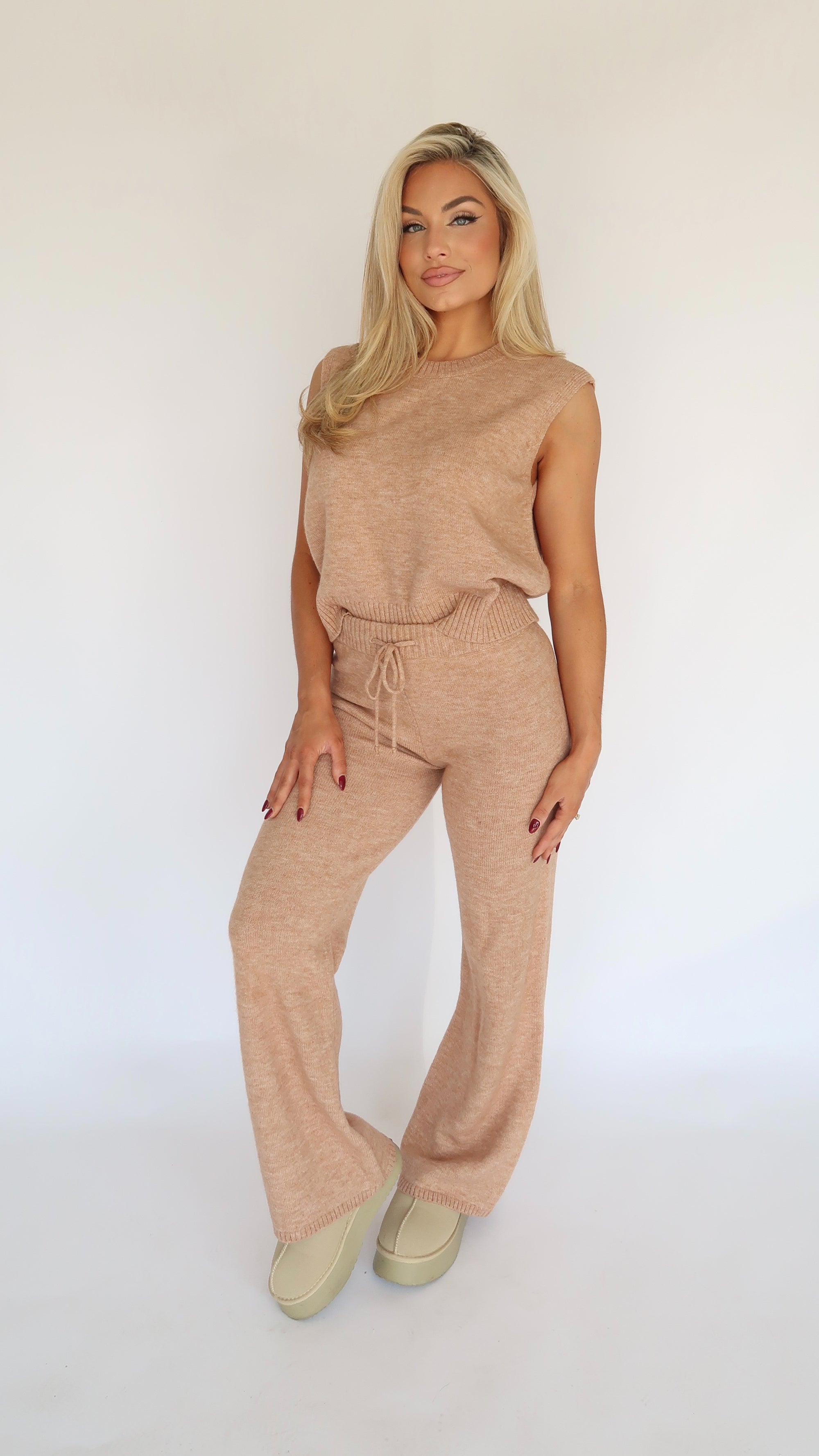 LATTE KNIT VEST TOP
