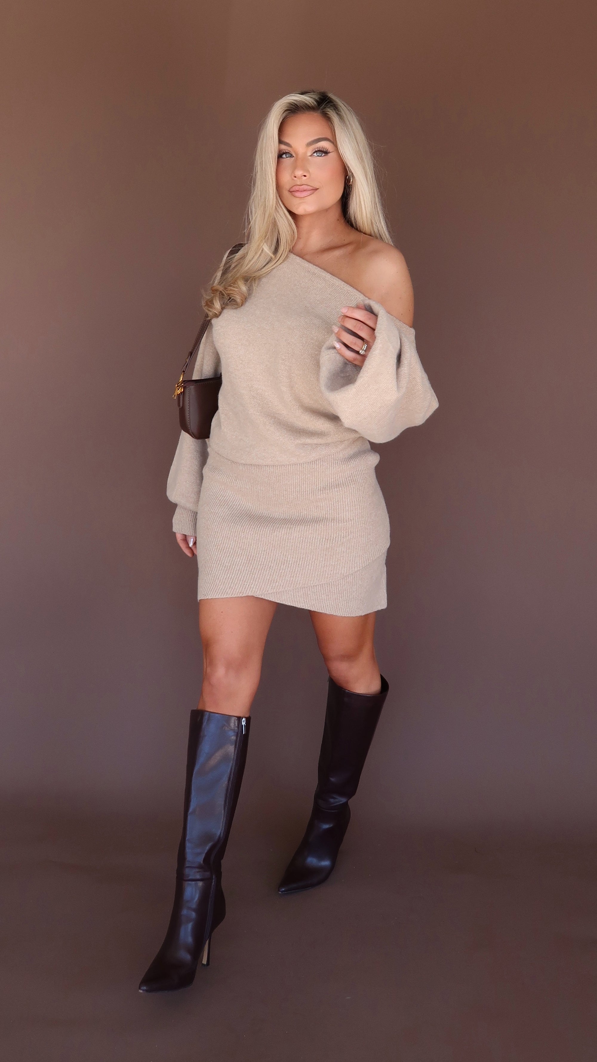 THANKSGIVING SWEATER DRESS TAUPE