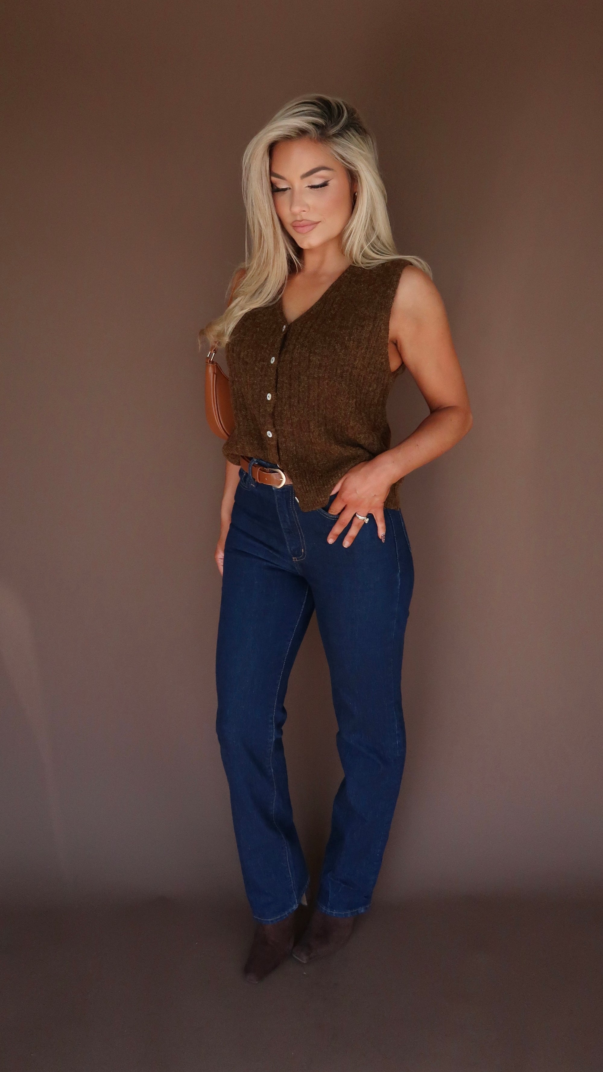CIDER RIBBED SWEATER VEST BROWN