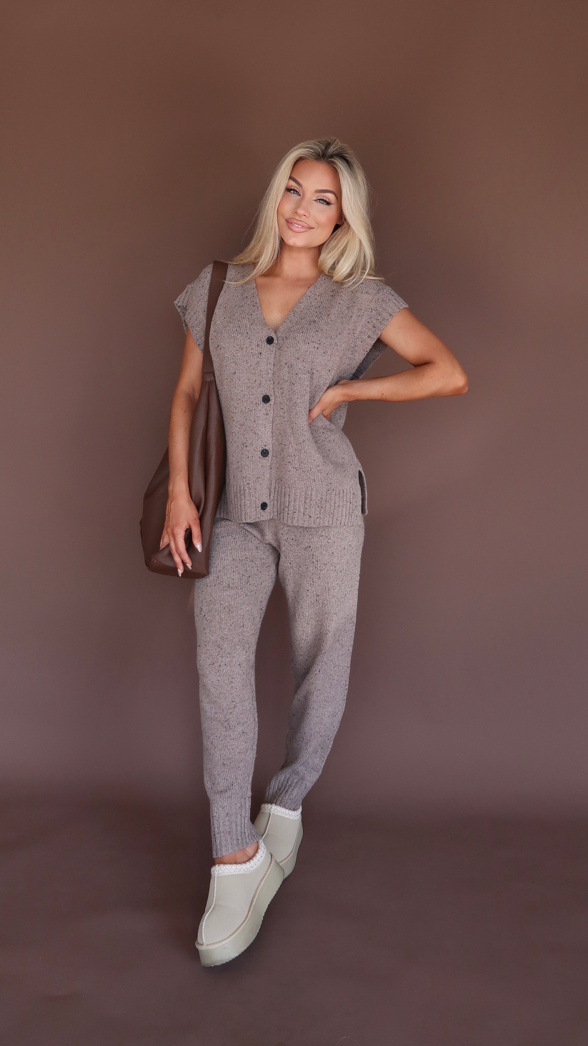 LODGE SWEATER TOP TAUPE