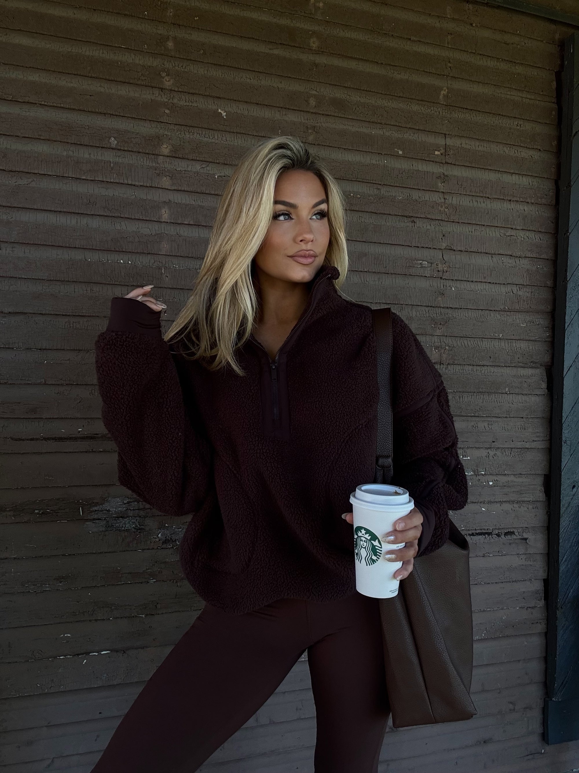 CABIN OVERSIZED SHERPA FLEECE CHOCOLATE